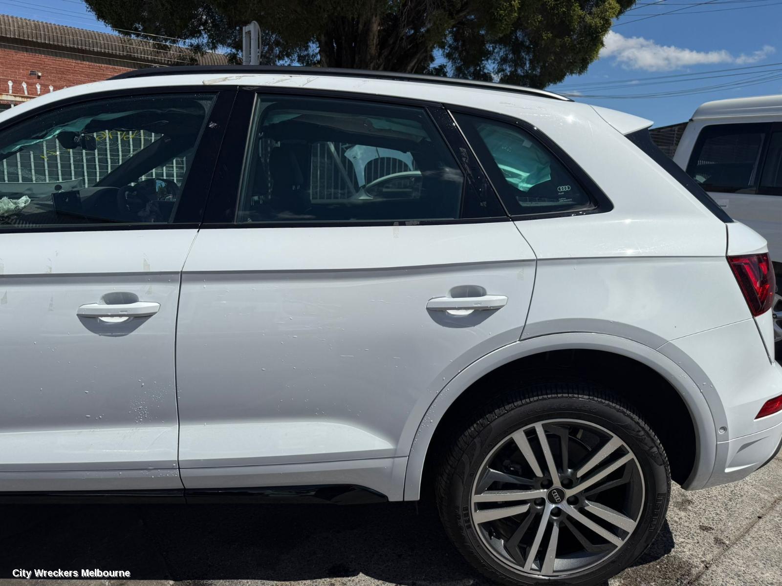 AUDI Q5 RIGHT FRONT DOOR WINDOW, FY, GREEN TINT TYPE, 02/2017 - 02/2025