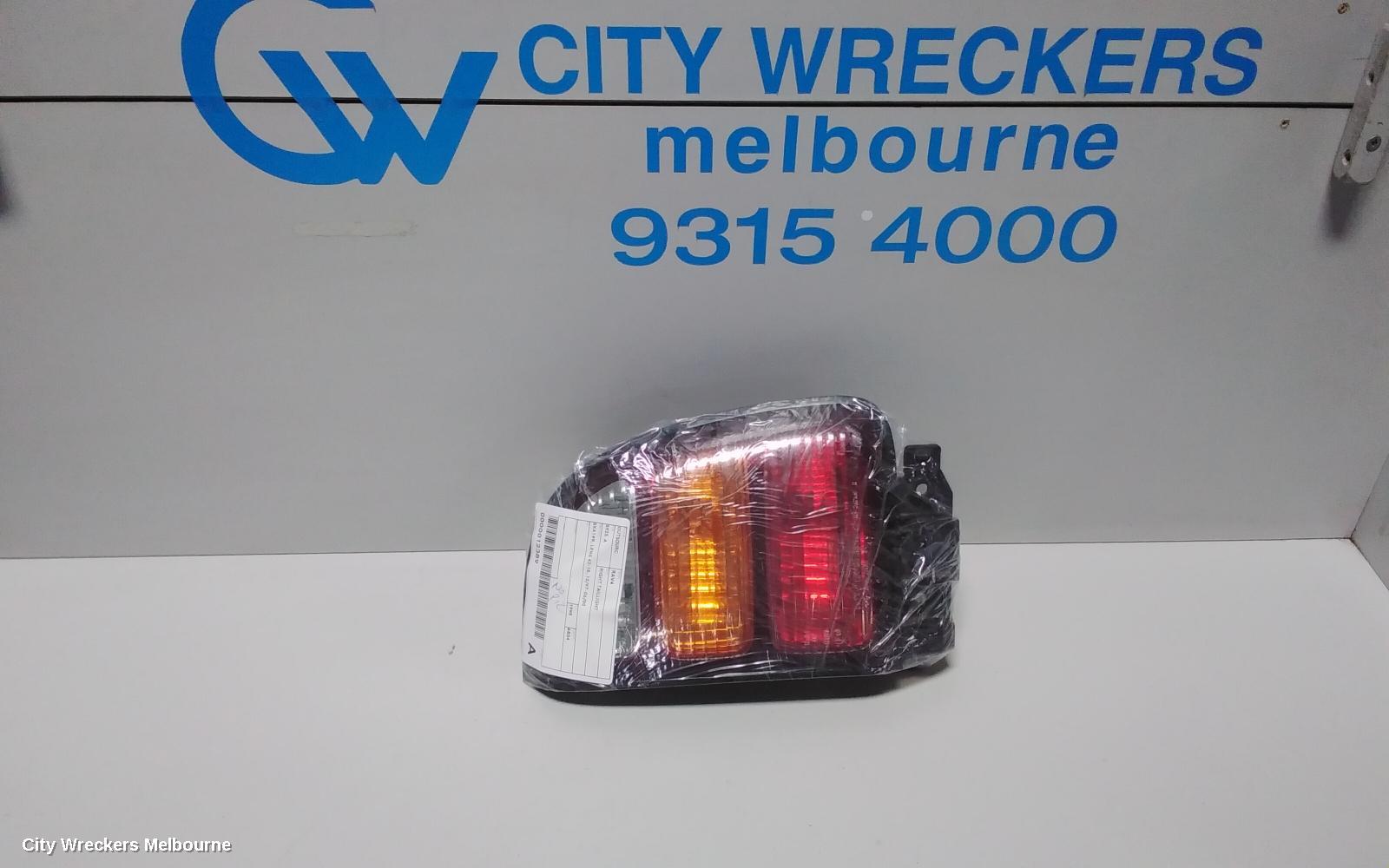 TOYOTA RAV4 RIGHT TAILLIGHT, SXA1#R, LENS 42-18, 10/1997 - 06/2000