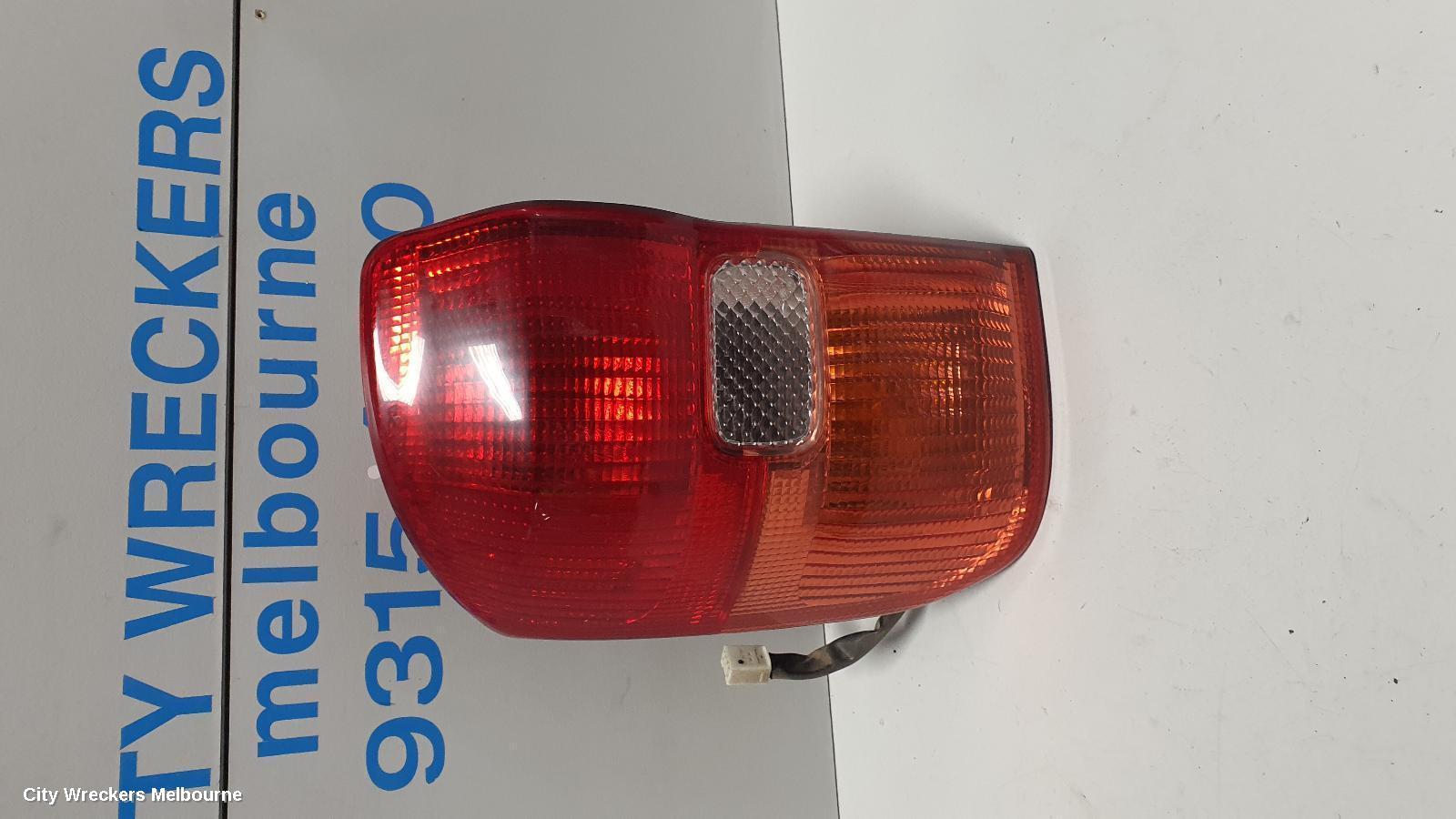 TOYOTA RAV4 LEFT TAILLIGHT, ACA2#R, LENS # 42-26, 07/2000 - 07/2003