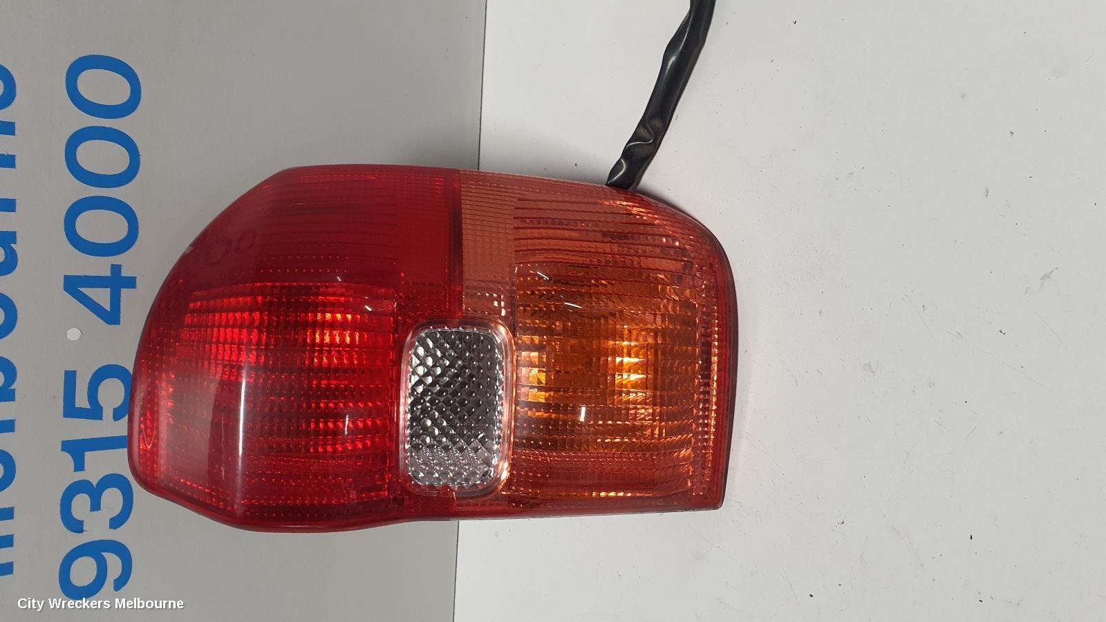 TOYOTA RAV4 RIGHT TAILLIGHT, SXA1#R, LENS 42-18, 10/1997 - 06/2000