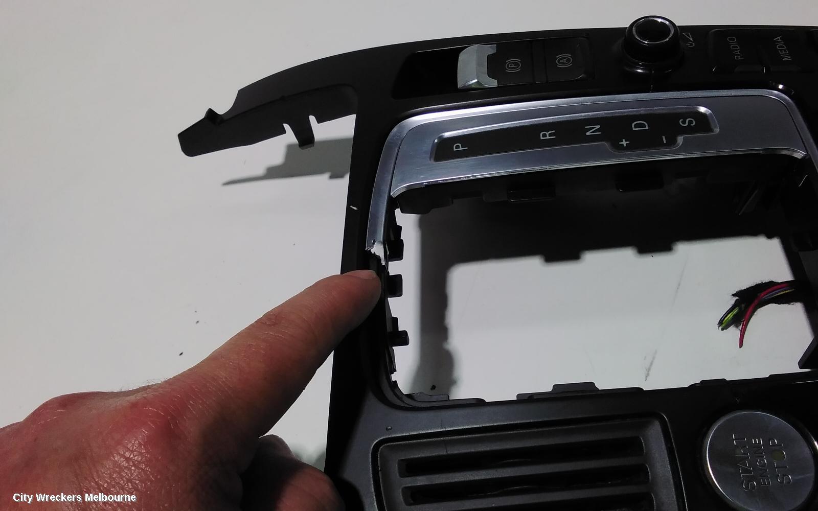 AUDI A4 RADIO/CD/DVD/SAT/TV, MMI CONTROLS, B8 8K, P/N 8T0919609C, 02/2008 - 09/2015