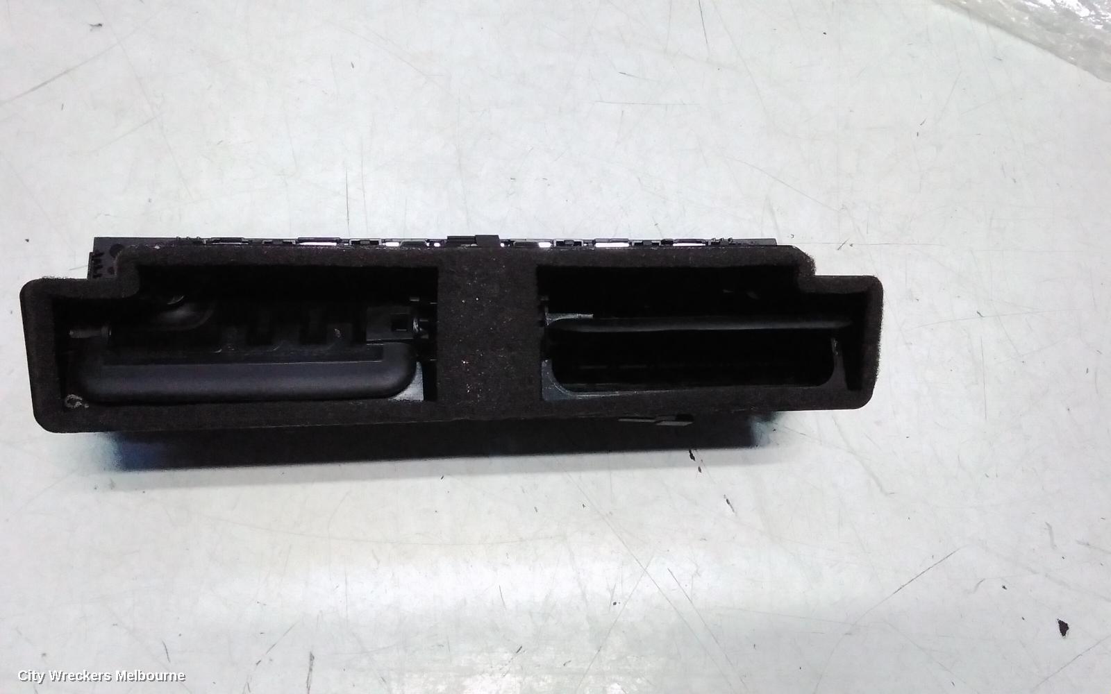AUDI A4, B8 8K, 04/2008 - 06/2012, DASH VENTS, : 40393