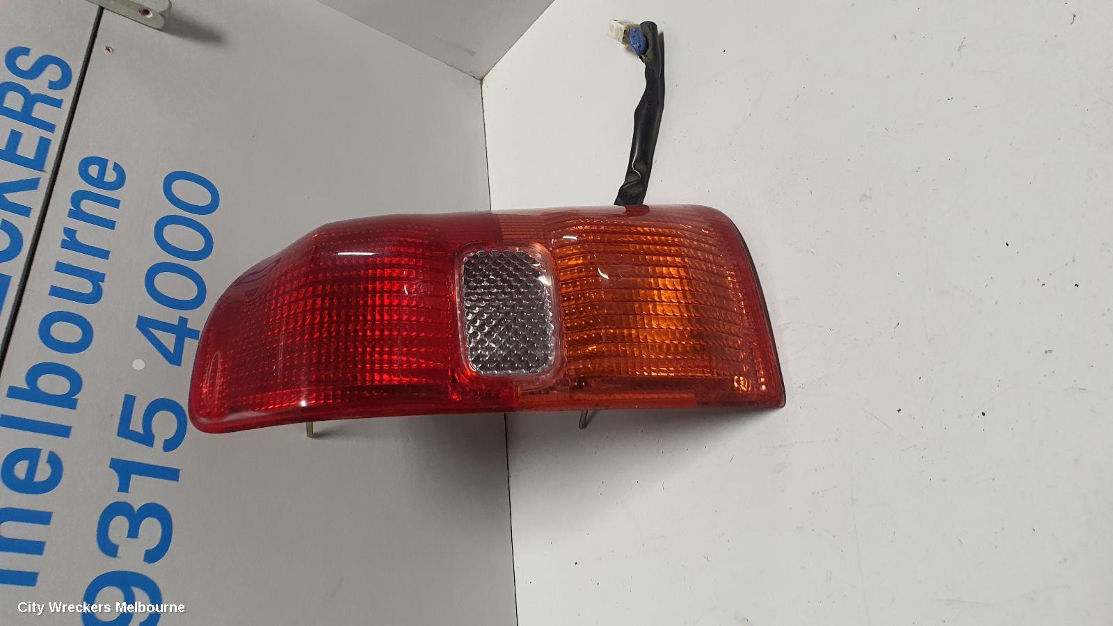 TOYOTA RAV4 RIGHT TAILLIGHT, ACA2#R, LENS # 42-26, 07/2000 - 07/2003