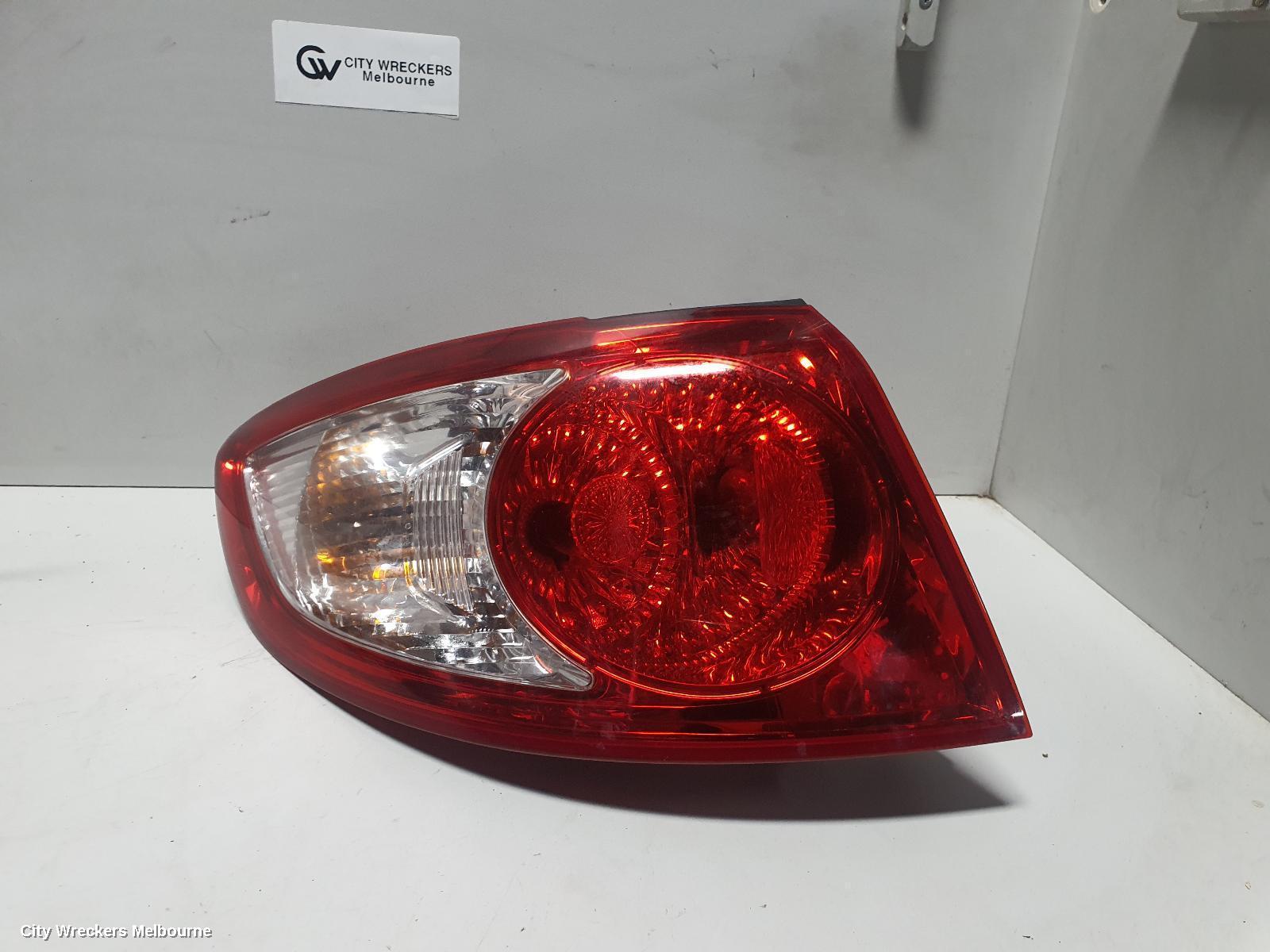 HYUNDAI SANTA FE LEFT TAILLIGHT, CM, IN BODY, 11/2005 - 09/2009