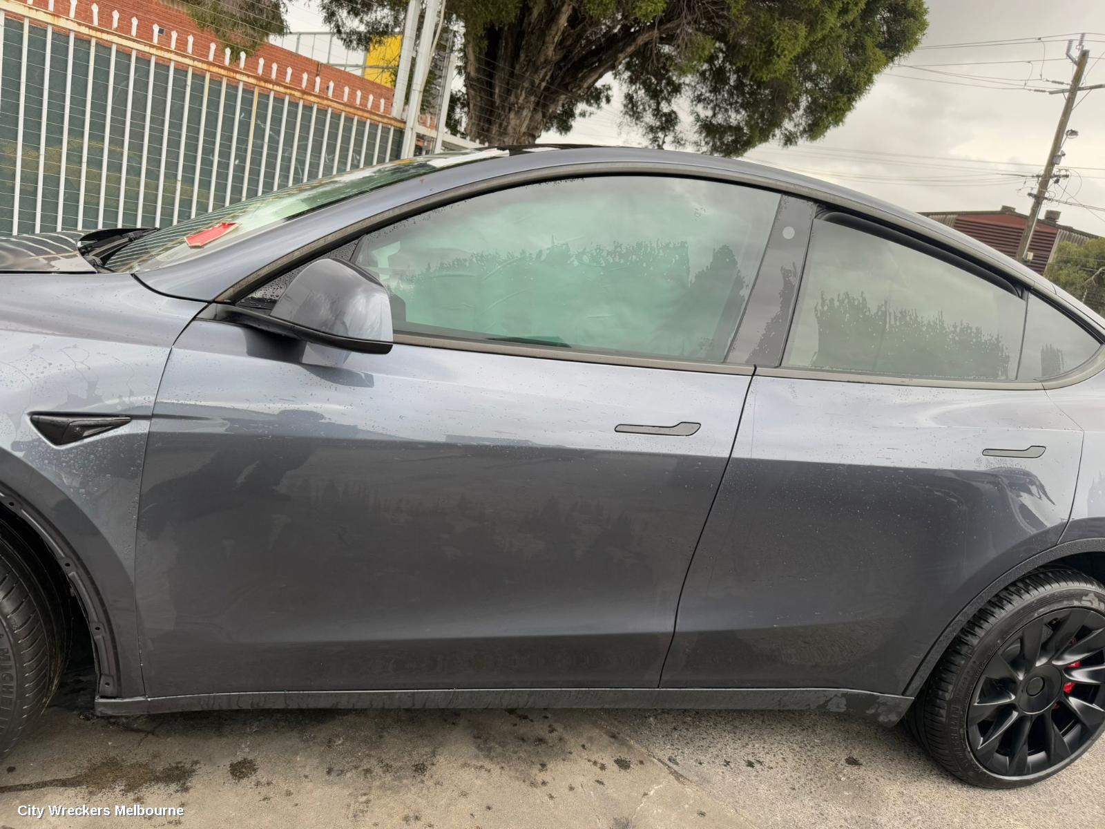 TESLA MODEL Y LEFT FRONT DOOR, 1ST GEN, 03/2022 ONWARDS