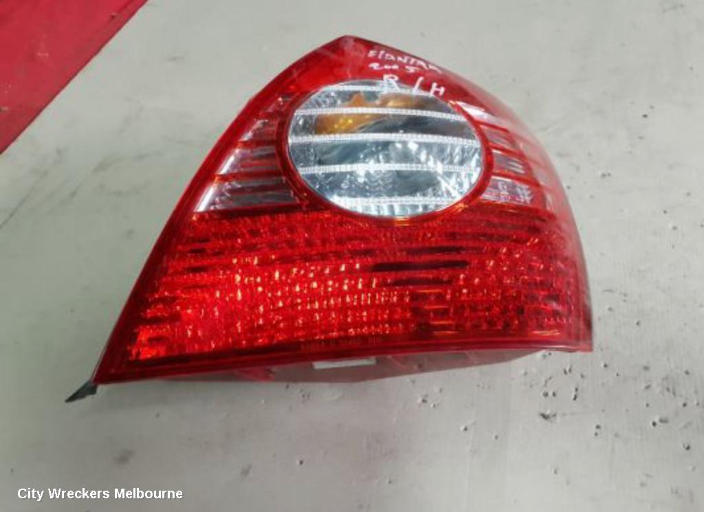 HYUNDAI ELANTRA RIGHT TAILLIGHT, XD, SEDAN, 10/2003 - 07/2006