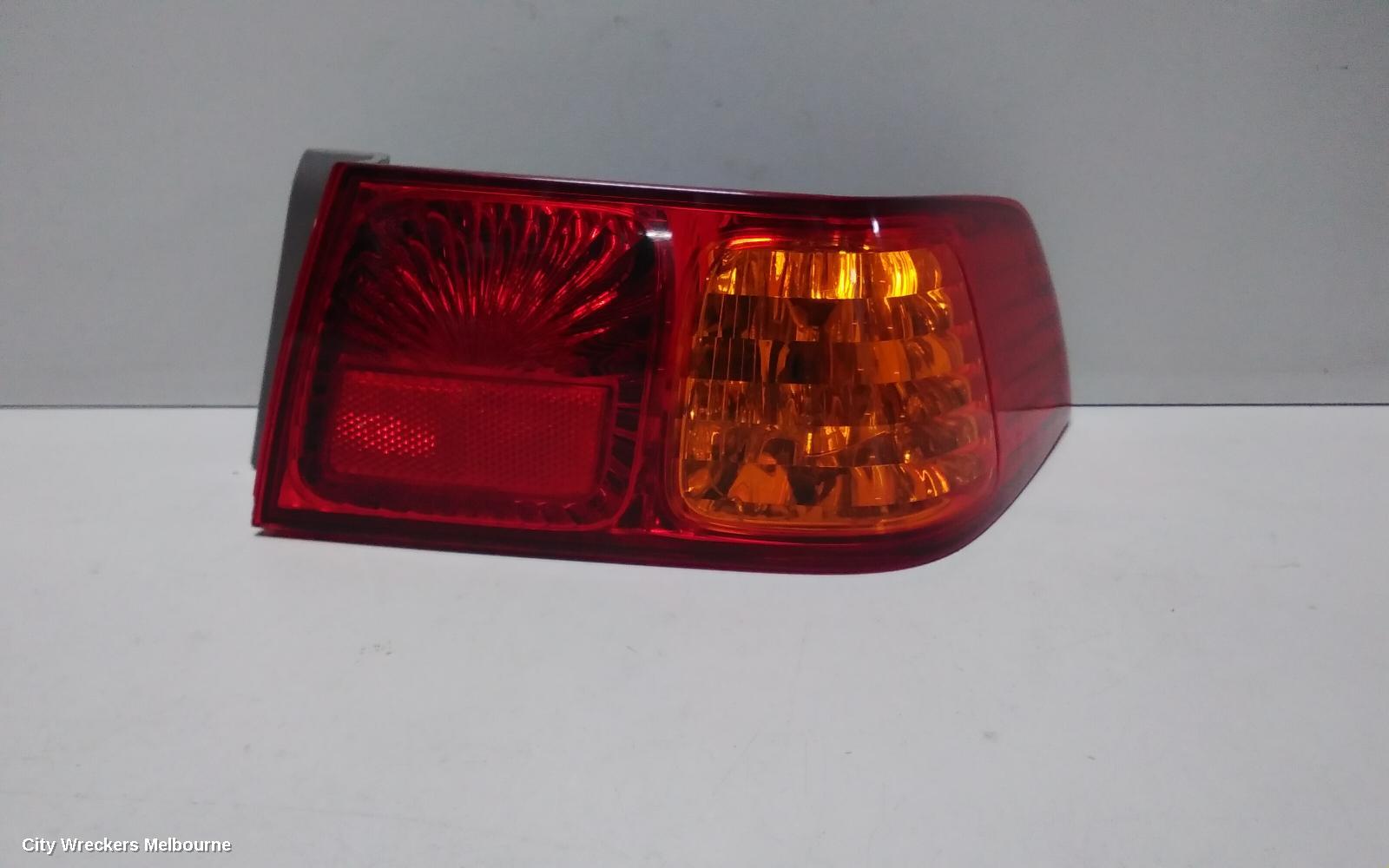 TOYOTA CAMRY RIGHT TAILLIGHT, SK20, SEDAN, 10/2000 - 08/2002