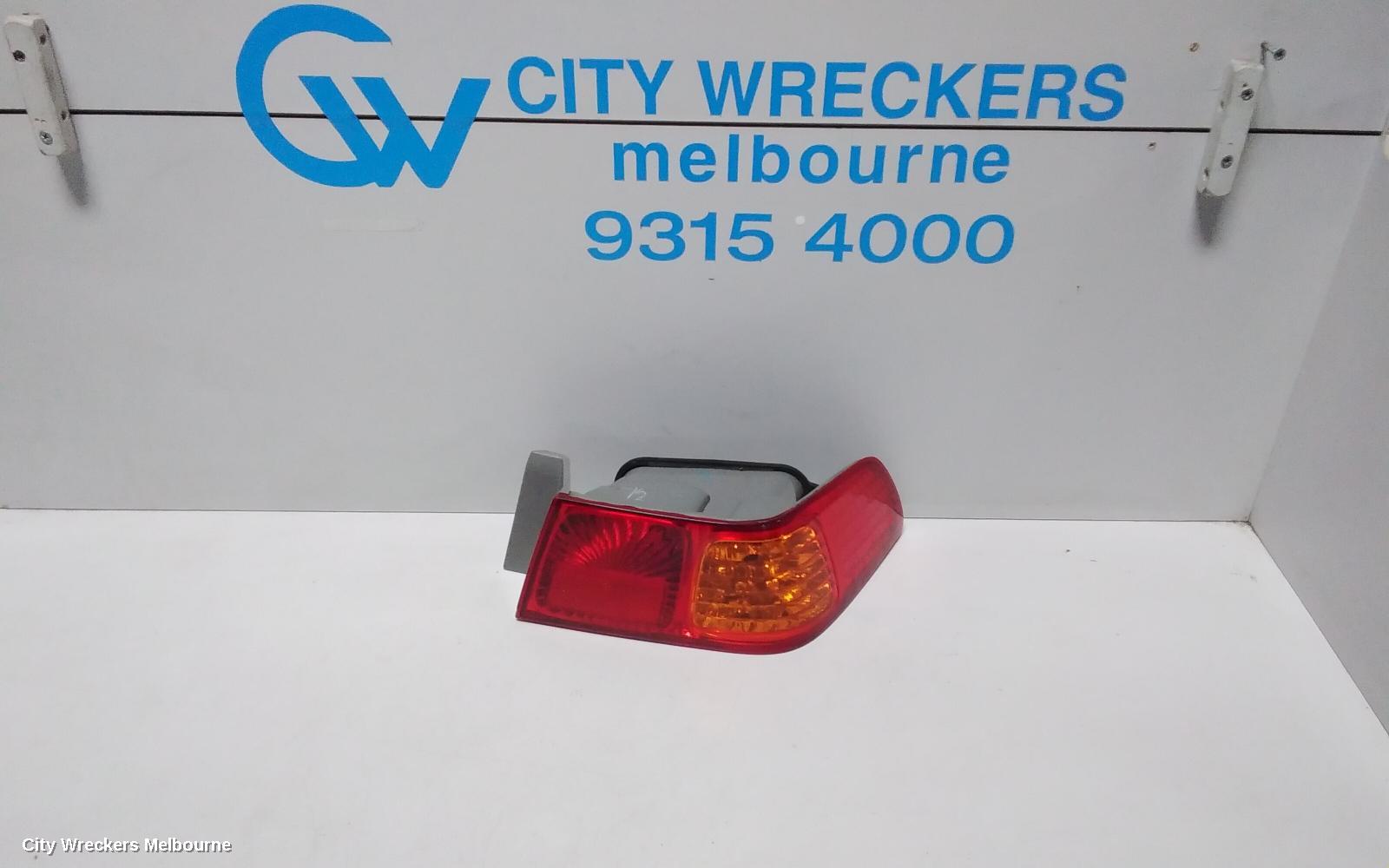 TOYOTA CAMRY RIGHT TAILLIGHT, SK20, SEDAN, 10/2000 - 08/2002