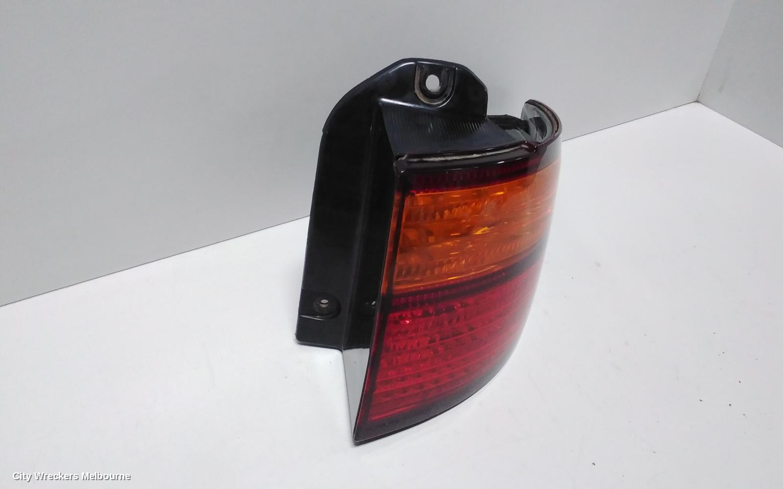 TOYOTA TARAGO RIGHT TAILLIGHT, ACR30 (JAP TYPE), 06/2000 - 06/2003