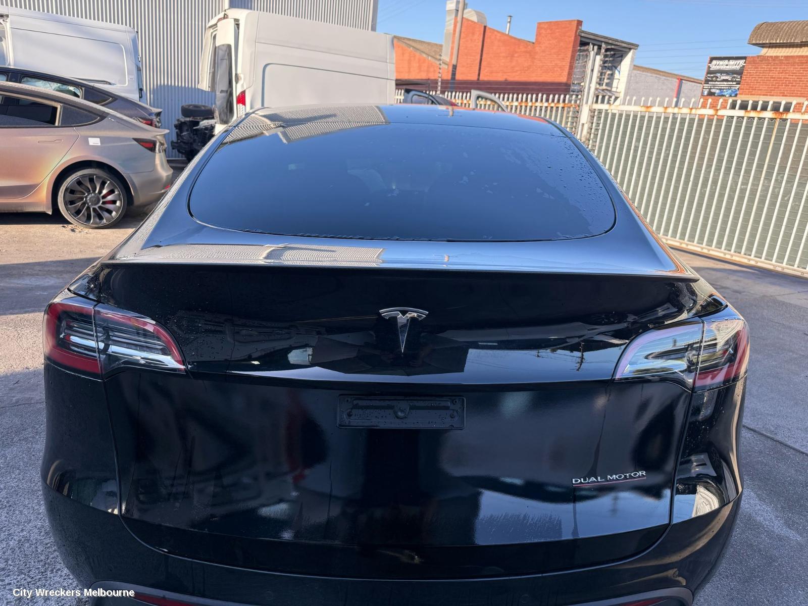 TESLA MODEL Y RIGHT REAR DOOR, 1ST GEN, 03/2022 ONWARDS