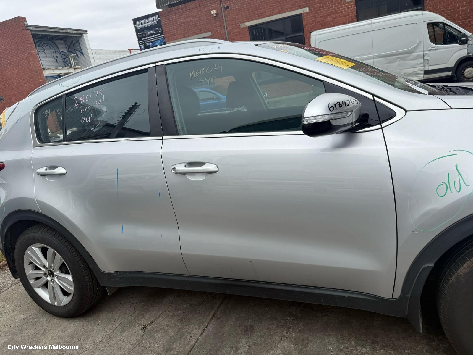 KIA SPORTAGE LEFT FRONT DOOR WINDOW, QL, 10/2015 - 08/2021