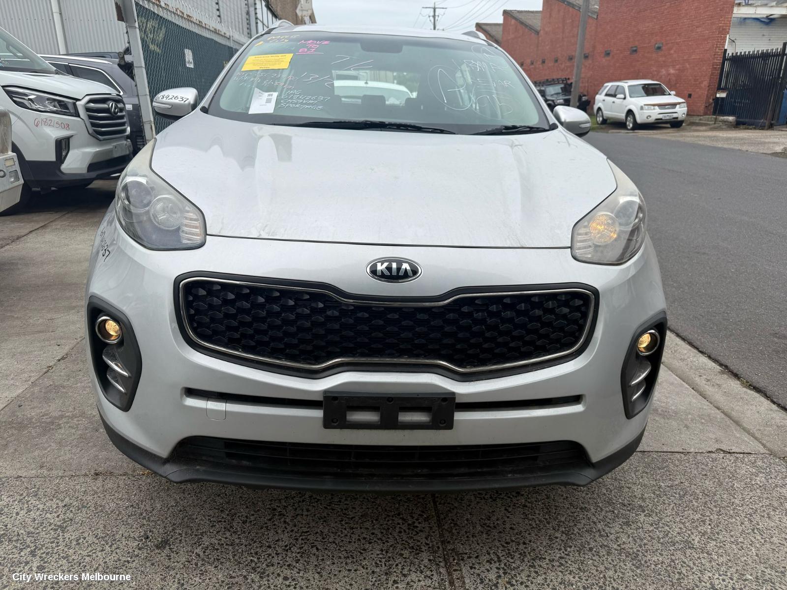 KIA SPORTAGE LEFT FRONT DOOR WINDOW, QL, 10/2015 - 08/2021