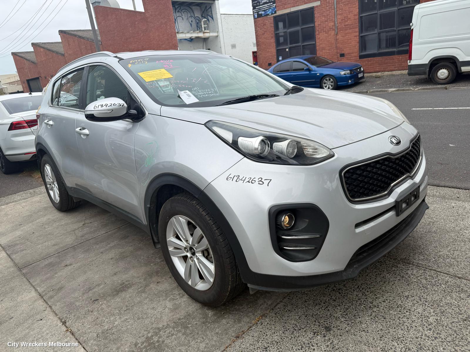 KIA SPORTAGE LEFT FRONT DOOR WINDOW, QL, 10/2015 - 08/2021