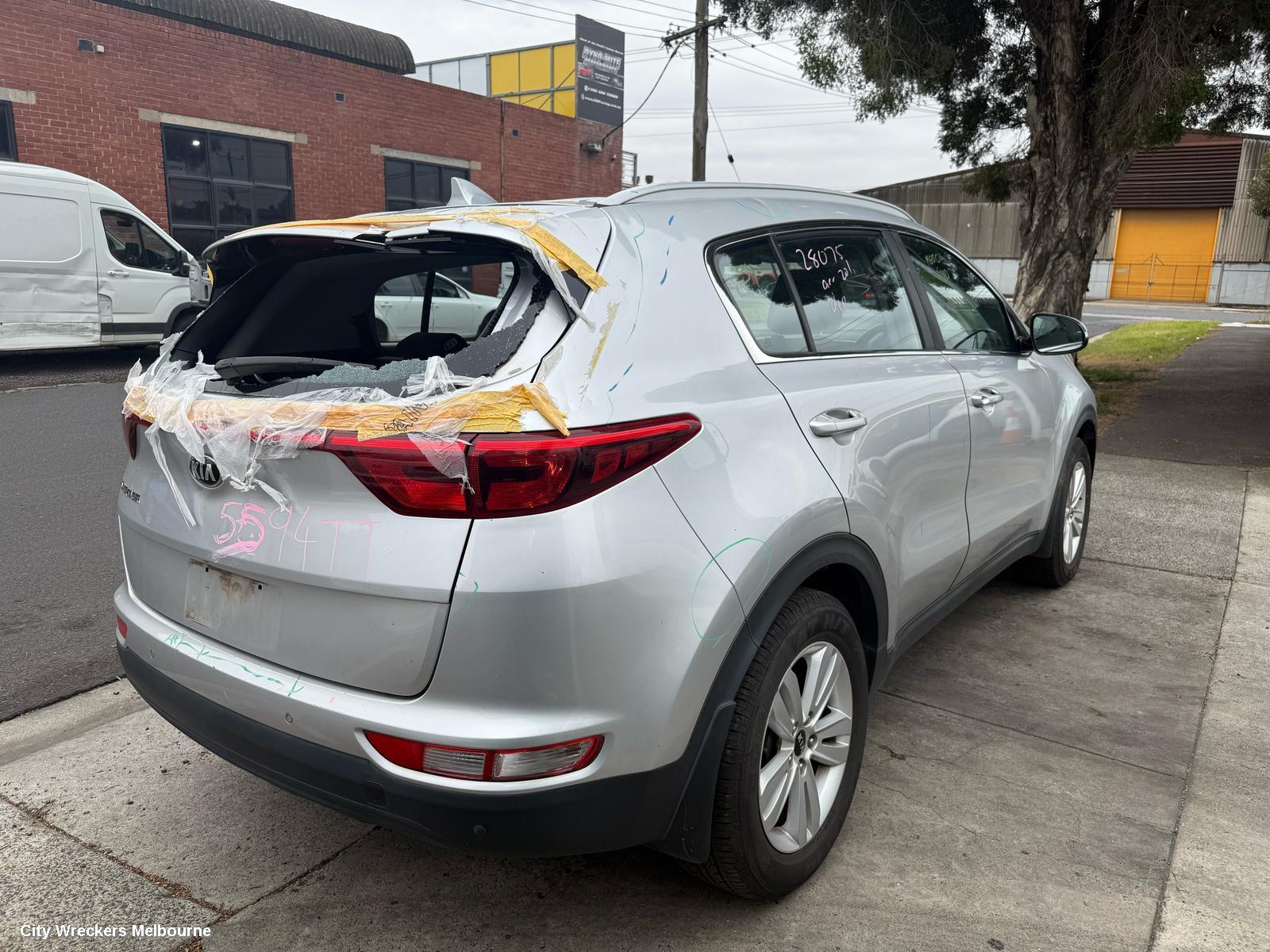 KIA SPORTAGE LEFT FRONT DOOR WINDOW, QL, 10/2015 - 08/2021
