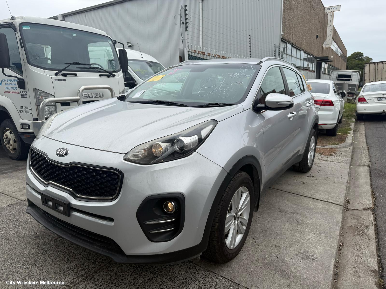 KIA SPORTAGE LEFT FRONT DOOR WINDOW, QL, 10/2015 - 08/2021