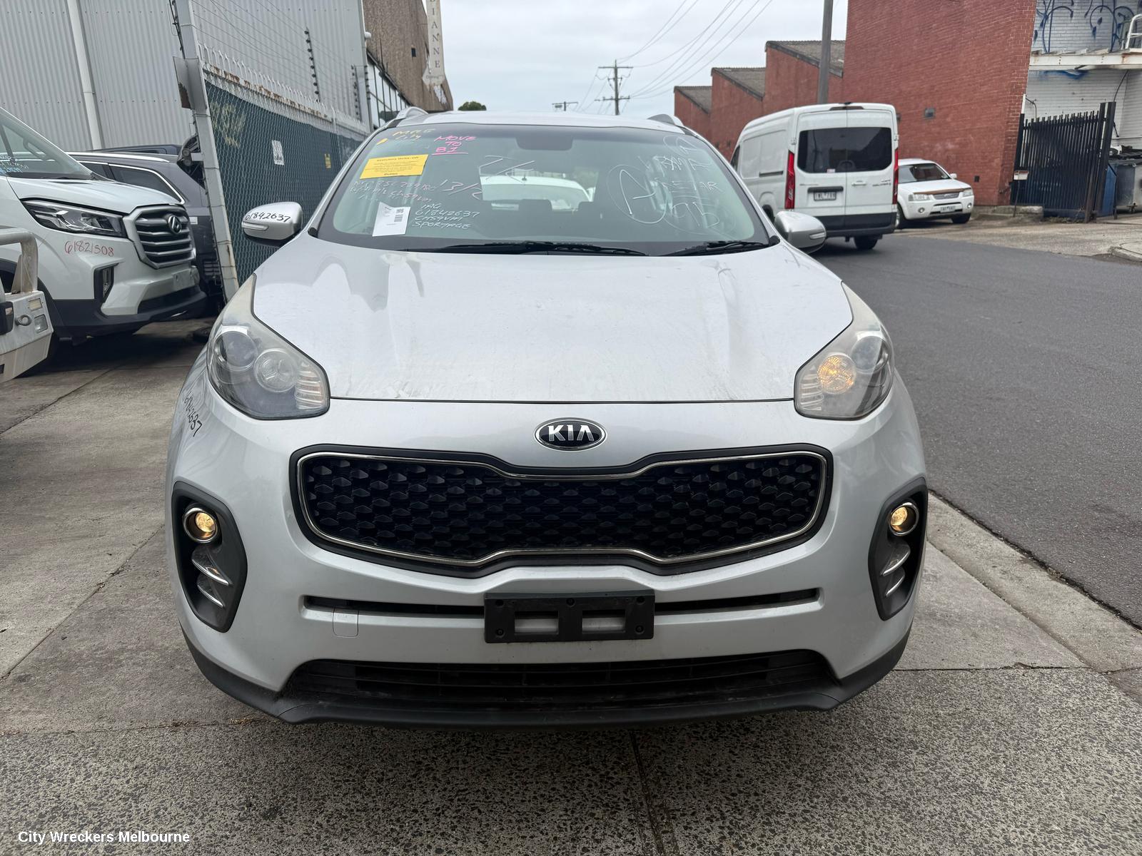 KIA SPORTAGE LEFT FRONT DOOR WINDOW, QL, 10/2015 - 08/2021