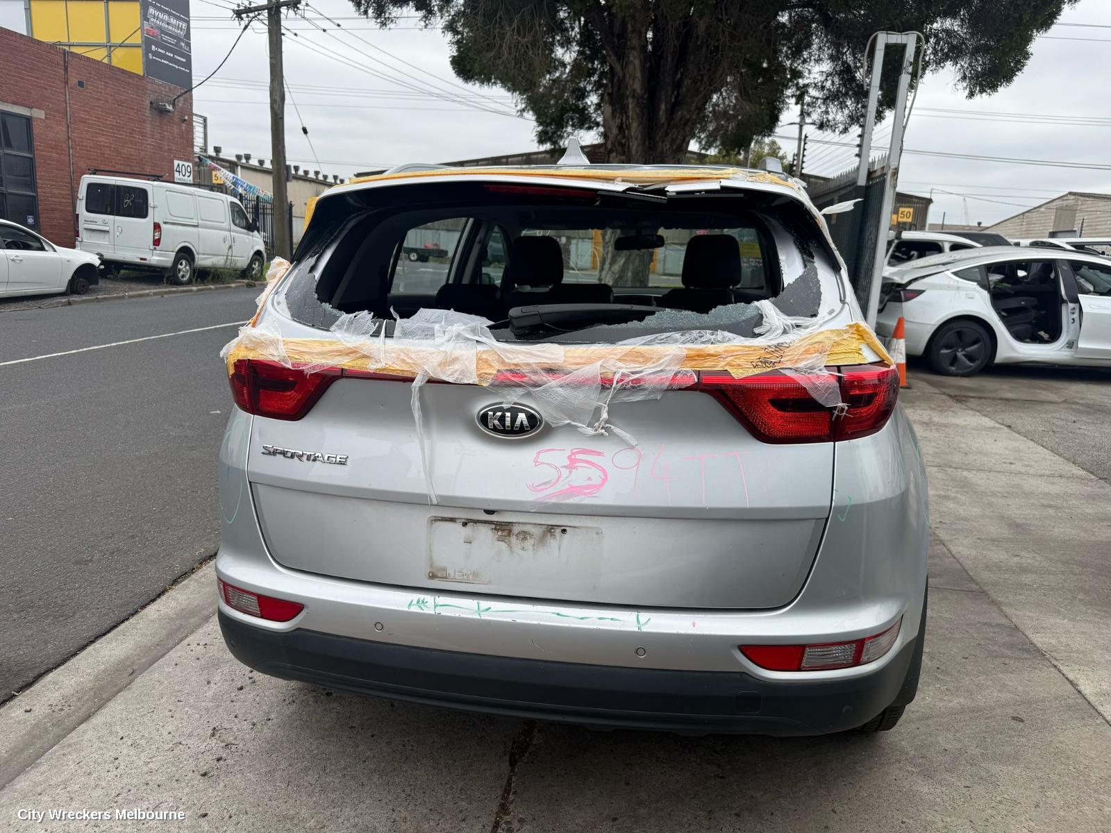 KIA SPORTAGE LEFT FRONT DOOR WINDOW, QL, 10/2015 - 08/2021