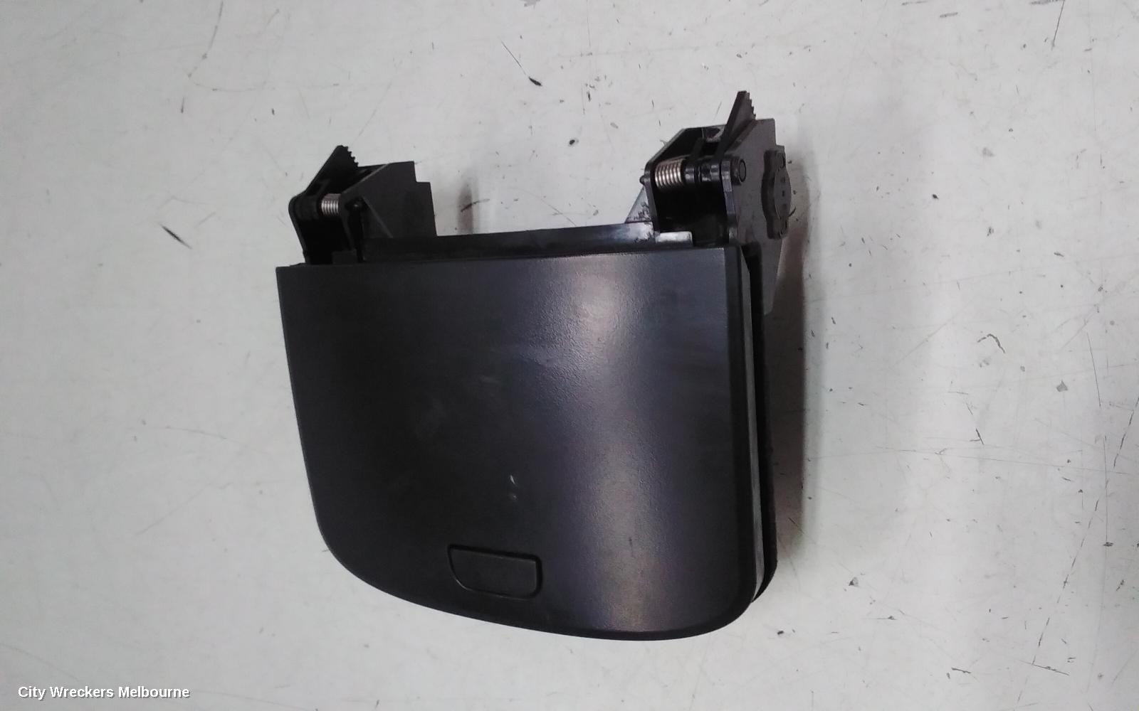 HOLDEN CAPTIVA GLOVE BOX, UPPER (CENTRE OF DASH), CG, 09/2006 - 02/2011