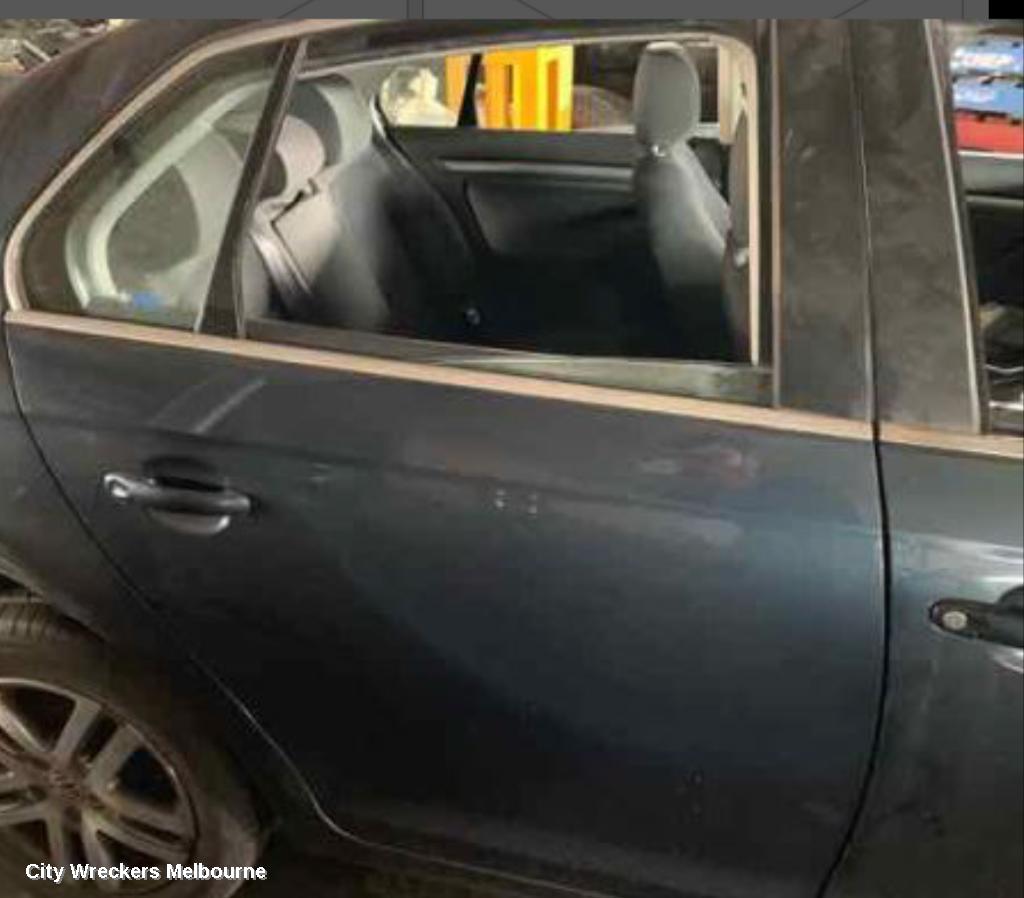 VOLKSWAGEN JETTA RIGHT TAILLIGHT, 1KM, 02/2006 - 07/2011
