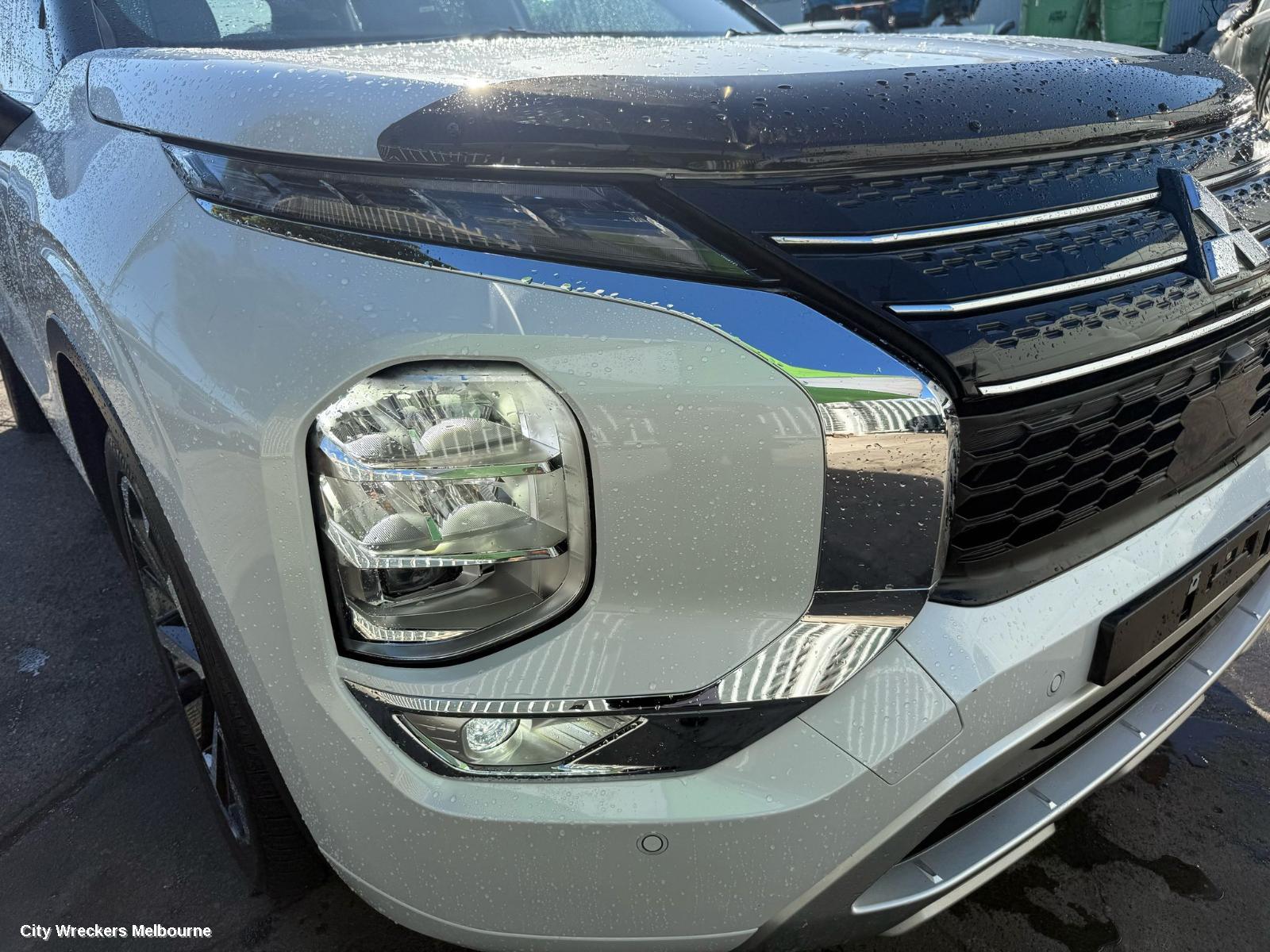 MITSUBISHI OUTLANDER RIGHT GUARD LINER, FRONT, ZM, 08/2021 ONWARDS