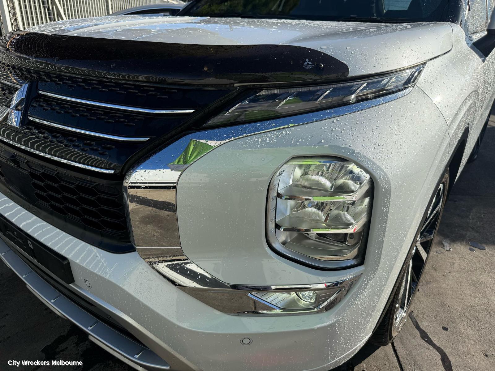 MITSUBISHI OUTLANDER RIGHT GUARD LINER, FRONT, ZM, 08/2021 ONWARDS