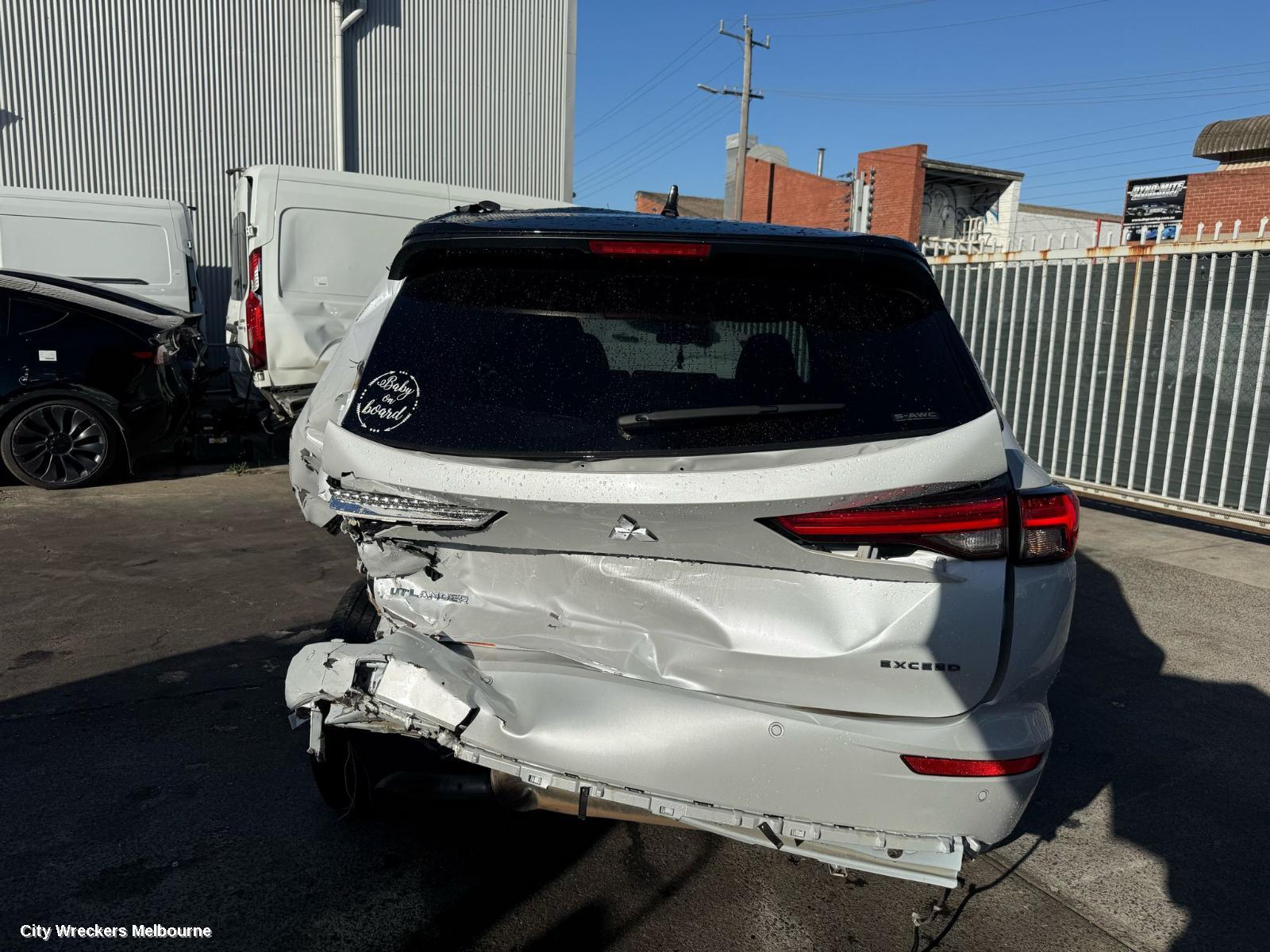 MITSUBISHI OUTLANDER RIGHT GUARD LINER, FRONT, ZM, 08/2021 ONWARDS