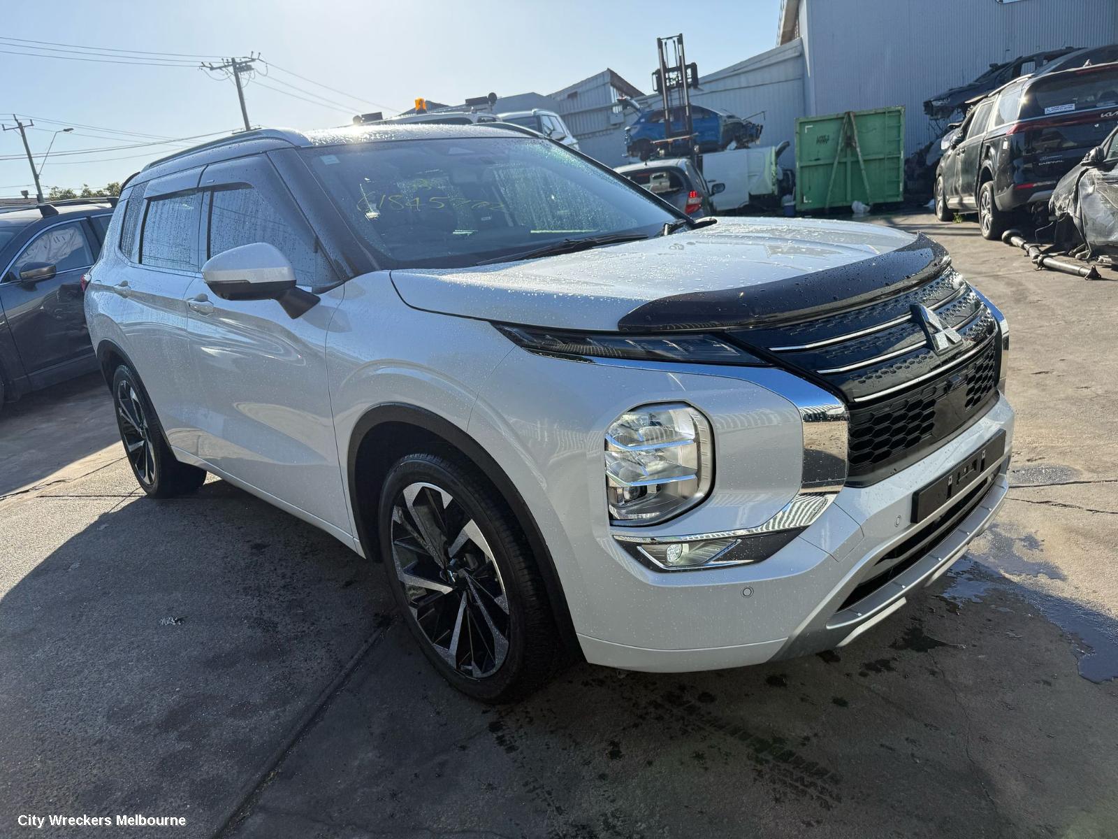 MITSUBISHI OUTLANDER RIGHT GUARD LINER, FRONT, ZM, 08/2021 ONWARDS