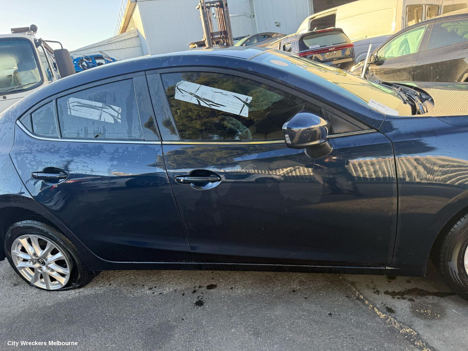 MAZDA 3 RIGHT FRONT DOOR WINDOW, BM-BN, 06/2013 - 02/2019