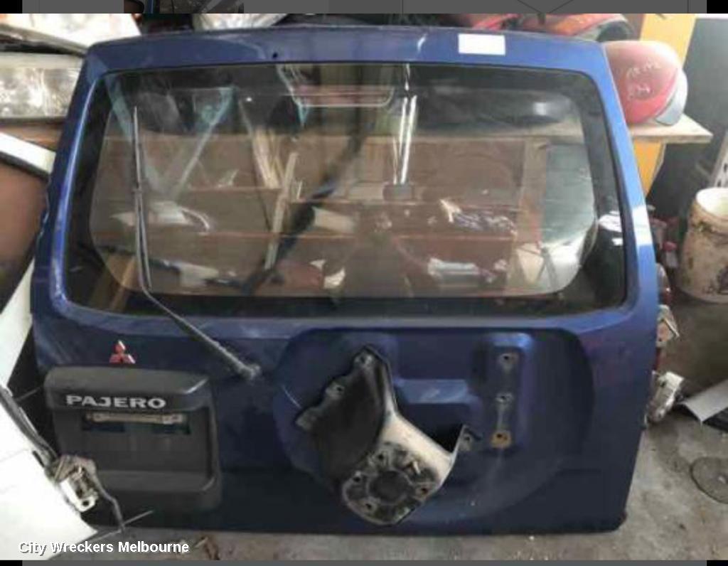 MITSUBISHI PAJERO BOOTLID/TAILGATE, TAILGATE, NON-SPOILER TYPE, RH SIDE WHEEL CARRIER, NON LOWER MOULD TYPE, NP, 11/2002 - 09/2006