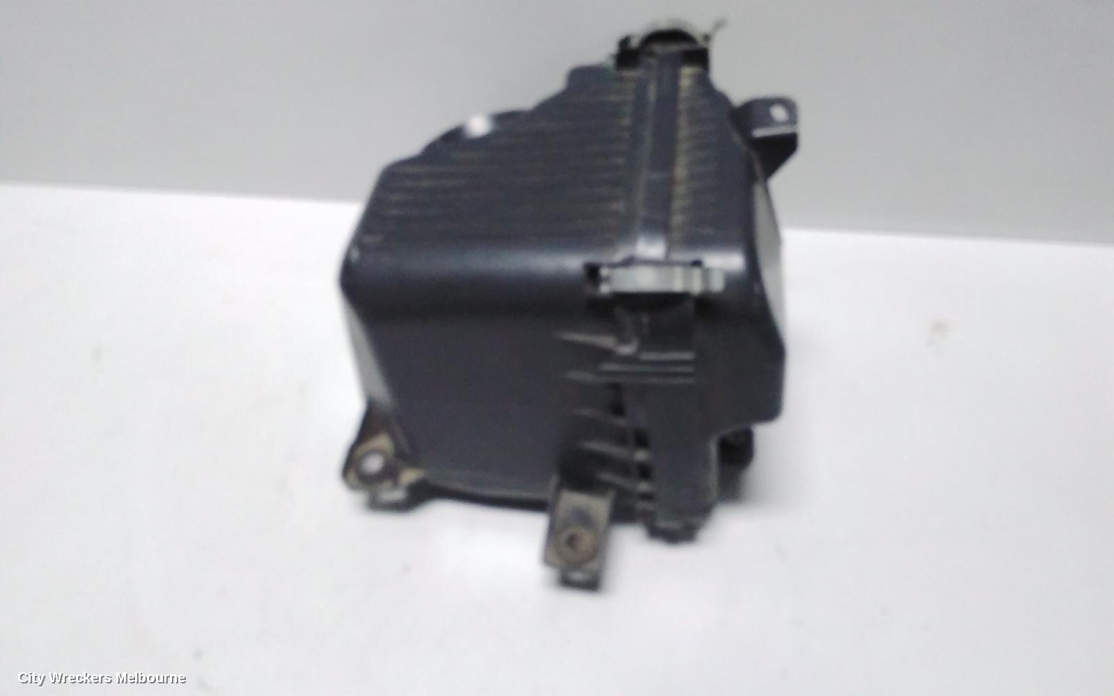 MITSUBISHI 380 AIR CLEANER/BOX, AIR CLEANER, DB, 3.8, 6G75, 09/2005 - 03/2008