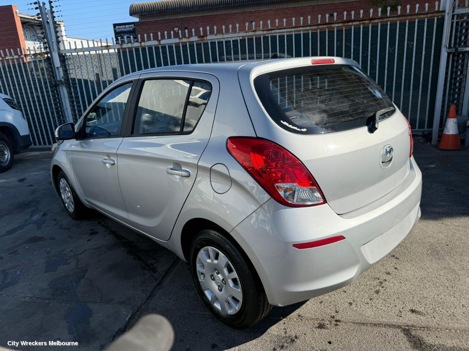 HYUNDAI I20 LEFT DOOR MIRROR, PB, MANUAL FOLDING, W/ FLASHER TYPE, 03/2012 - 12/2015
