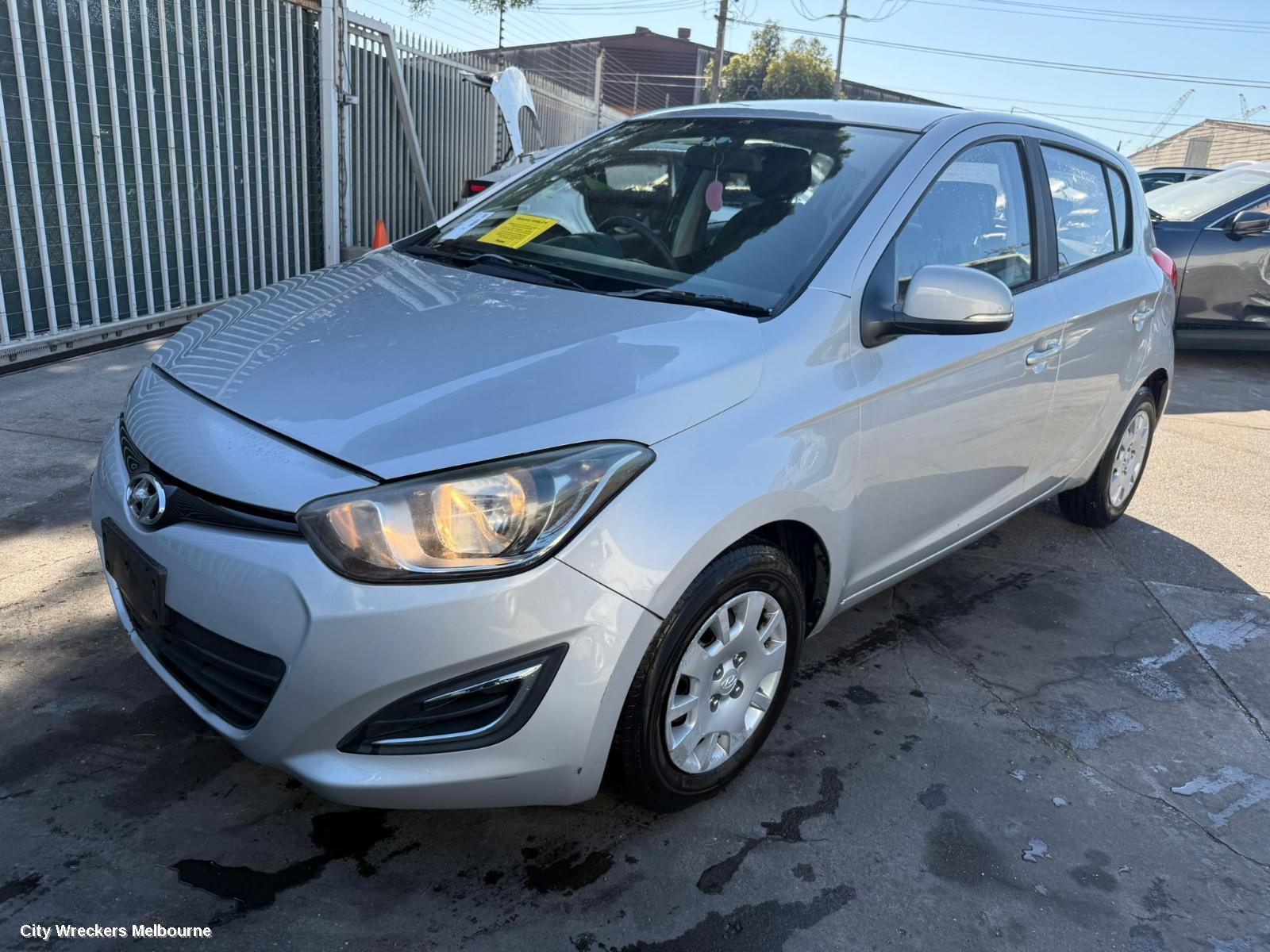 HYUNDAI I20 LEFT DOOR MIRROR, PB, MANUAL FOLDING, W/ FLASHER TYPE, 03/2012 - 12/2015