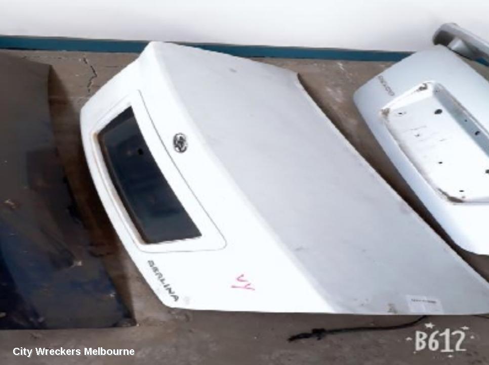 HOLDEN COMMODORE BOOTLID/TAILGATE, BOOTLID, VY1-VZ, NON SPOILER TYPE, LUMINA, 10/2002 - 09/2007