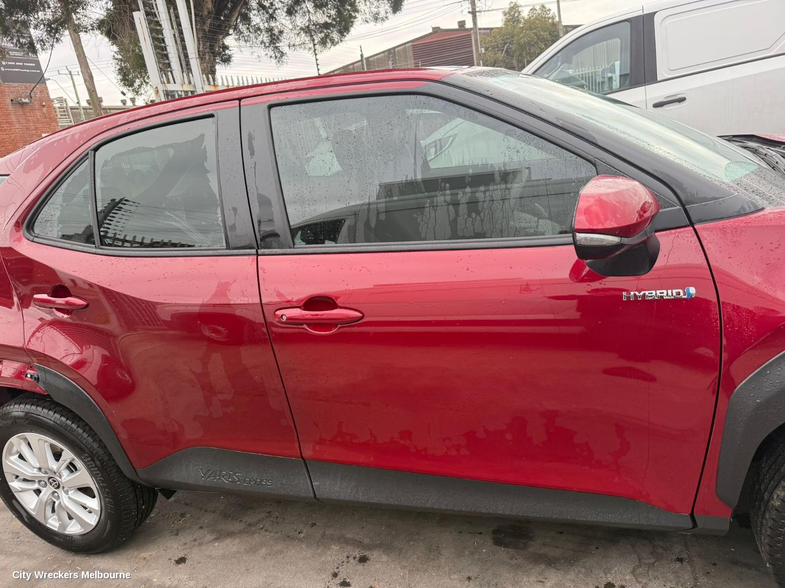 TOYOTA YARIS CROSS RIGHT DOOR MIRROR, XP210, NON BLIND SPOT, NON CAMERA TYPE, COLOUR CODED, 06/2020 ONWARDS