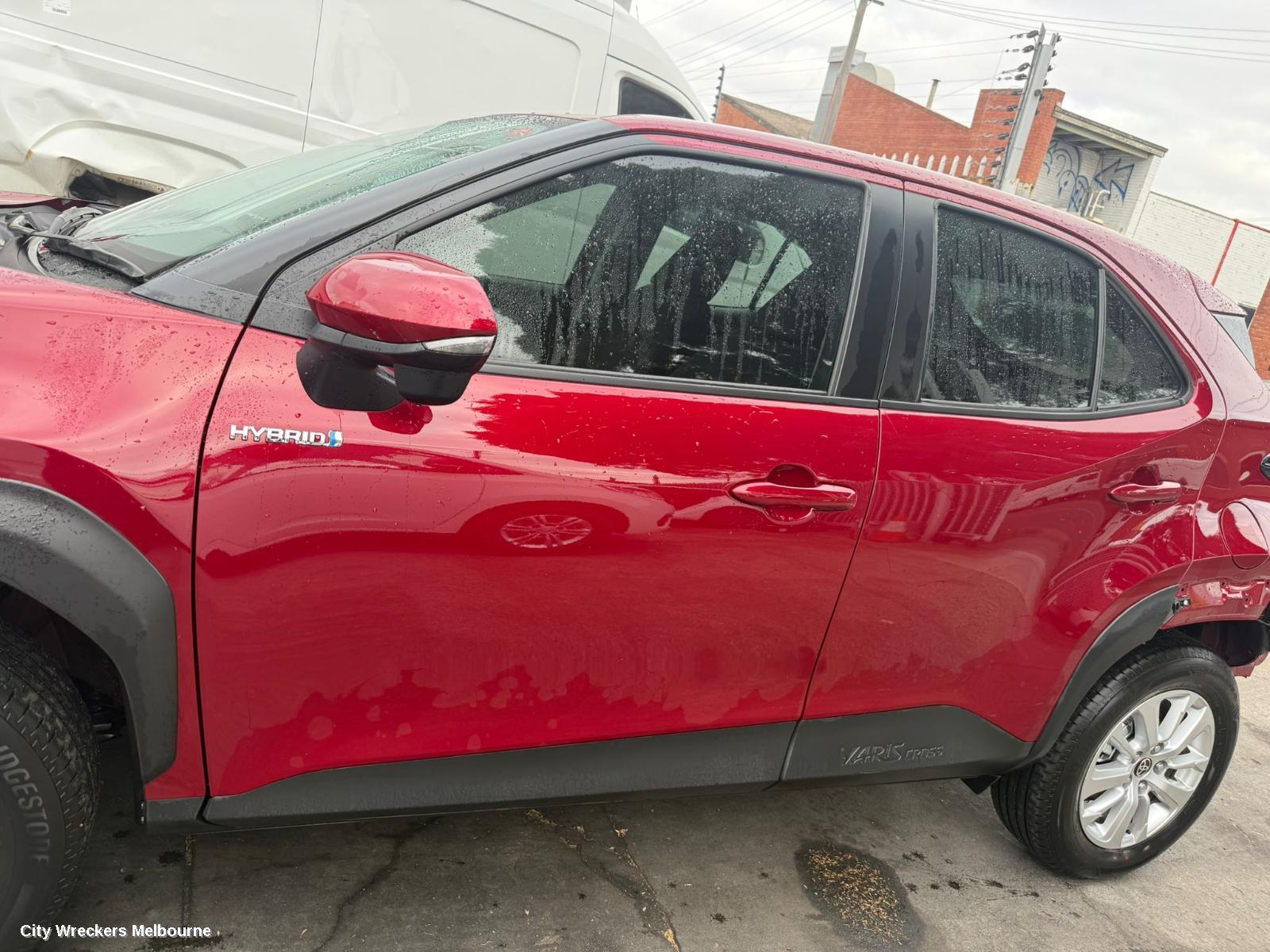 TOYOTA YARIS CROSS RIGHT DOOR MIRROR, XP210, NON BLIND SPOT, NON CAMERA TYPE, COLOUR CODED, 06/2020 ONWARDS