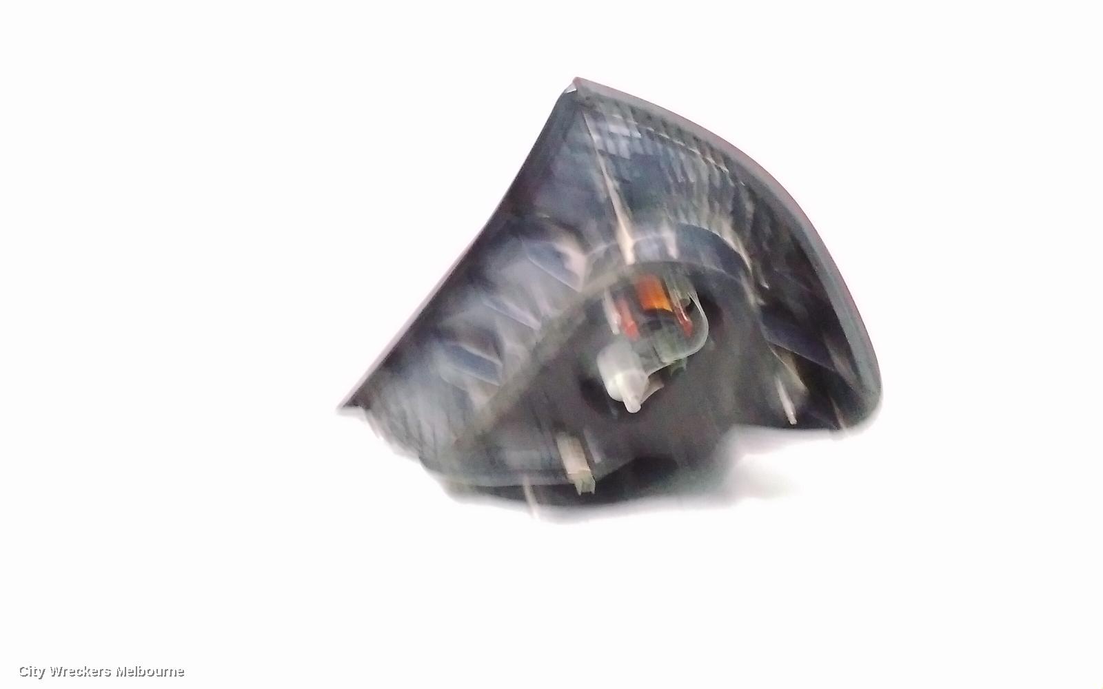 TOYOTA CAMRY LEFT TAILLIGHT, SK36, REVERSE LAMP IN CENTRE, 08/2002 - 09/2004