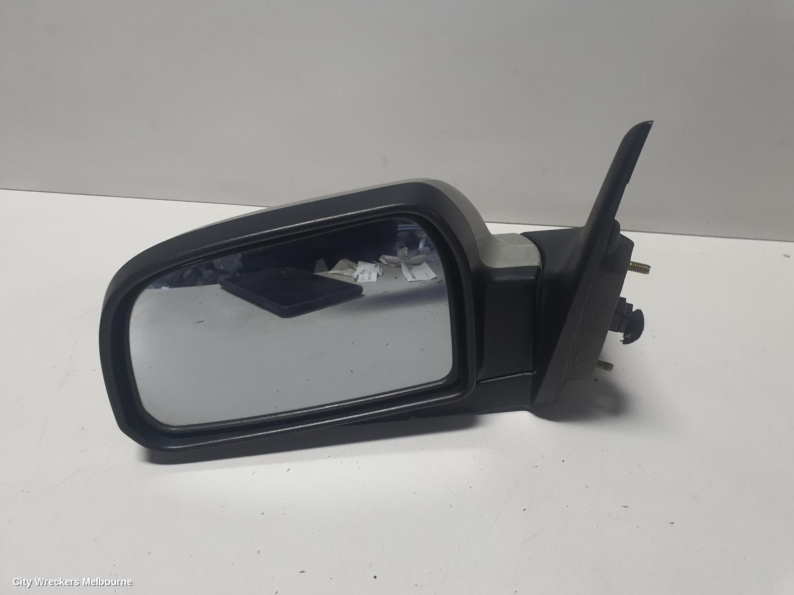 HYUNDAI SANTA FE LEFT DOOR MIRROR, CM, NON FLASHER TYPE, 11/2005 - 06/2012