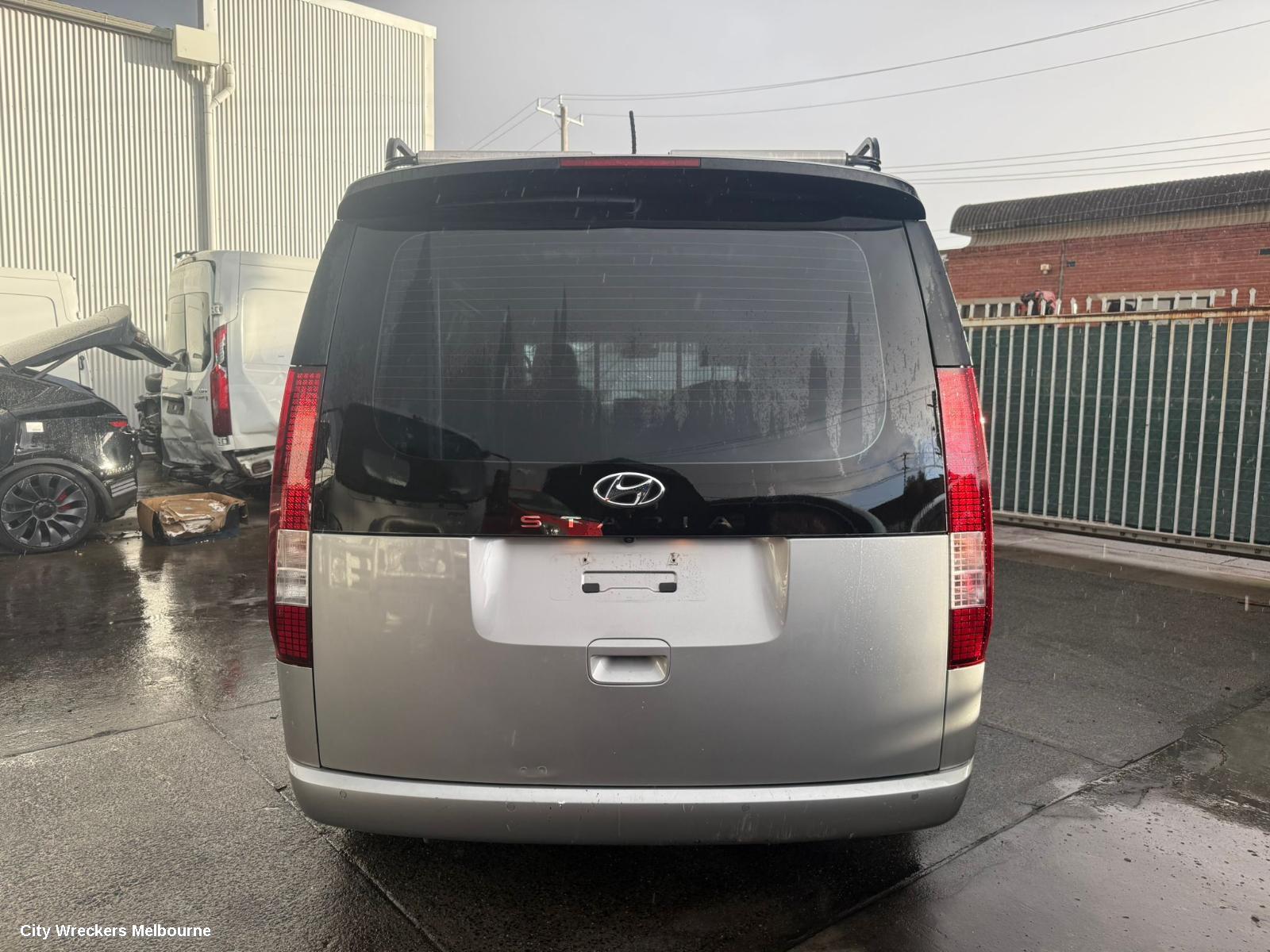 HYUNDAI STARIA RIGHT DOOR MIRROR, US4, COLOUR CODED, W/ AUTO POWER FOLD, HEATED, BLIND SPOT, CAMERA TYPE, 04/2021 ONWARDS