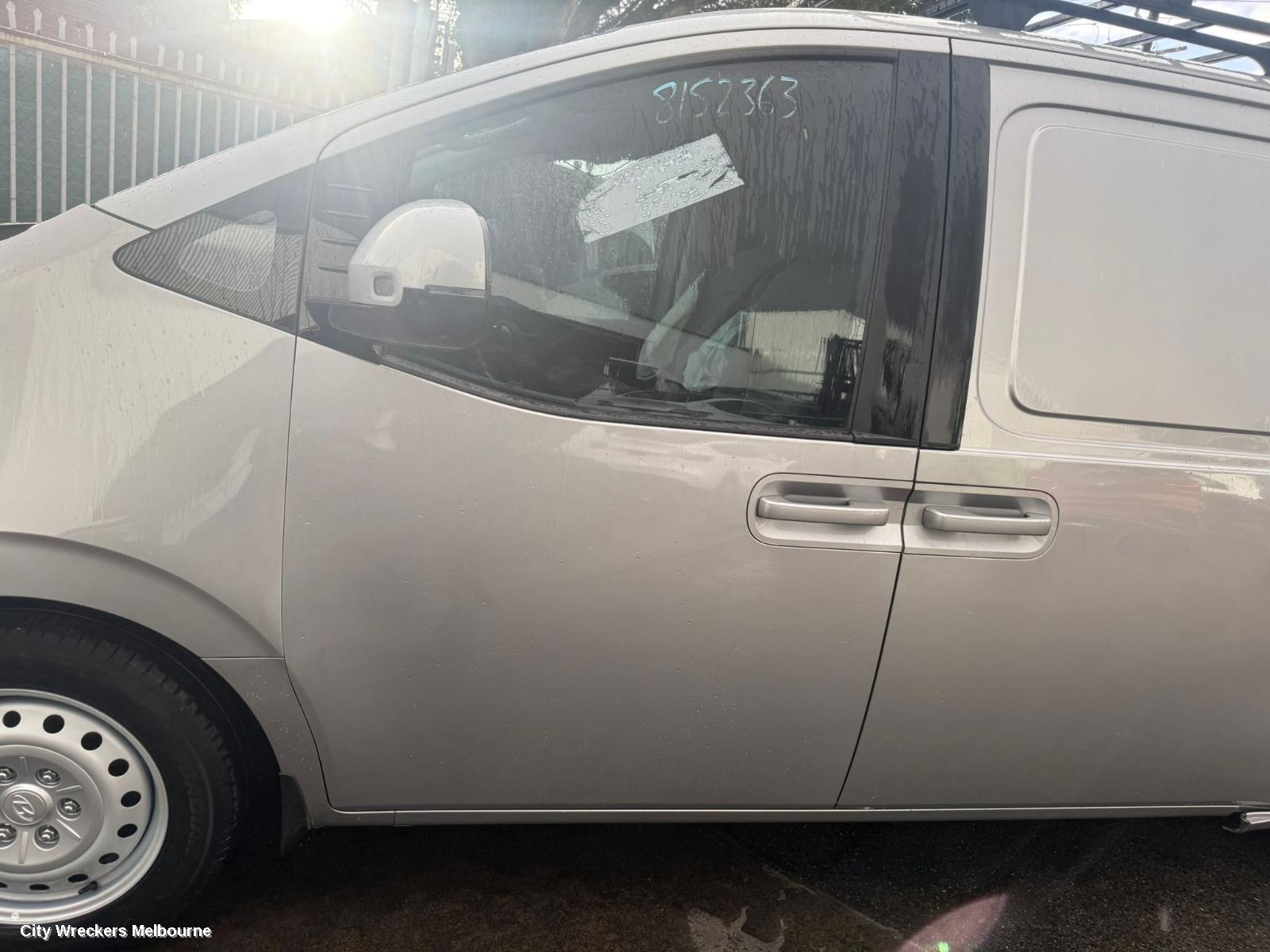 HYUNDAI STARIA RIGHT DOOR MIRROR, US4, COLOUR CODED, W/ AUTO POWER FOLD, HEATED, BLIND SPOT, CAMERA TYPE, 04/2021 ONWARDS