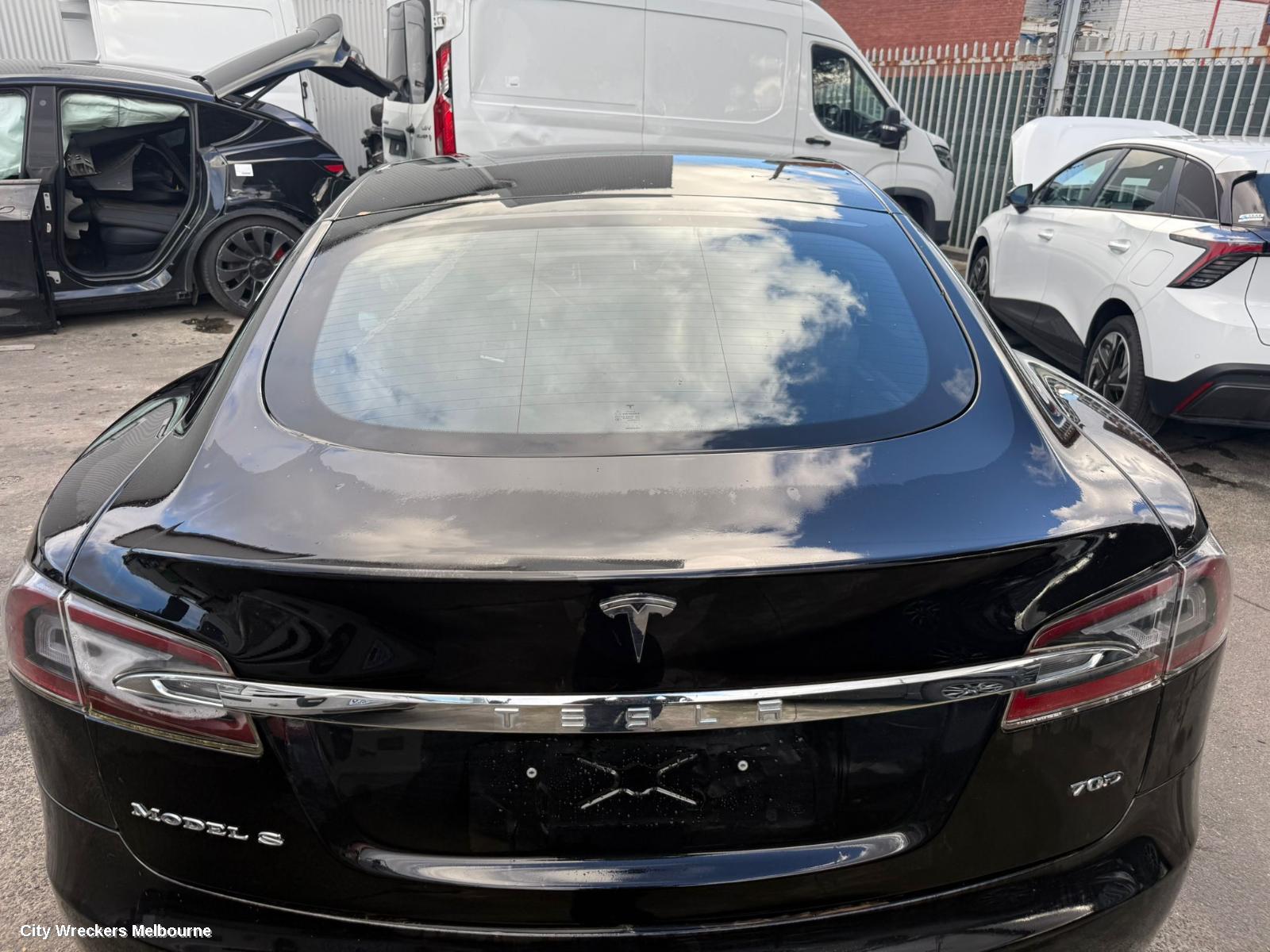 TESLA MODEL S RIGHT TAILLIGHT, IN BODY, LED TYPE, 1ST GEN, 06/2014 - 01/2021
