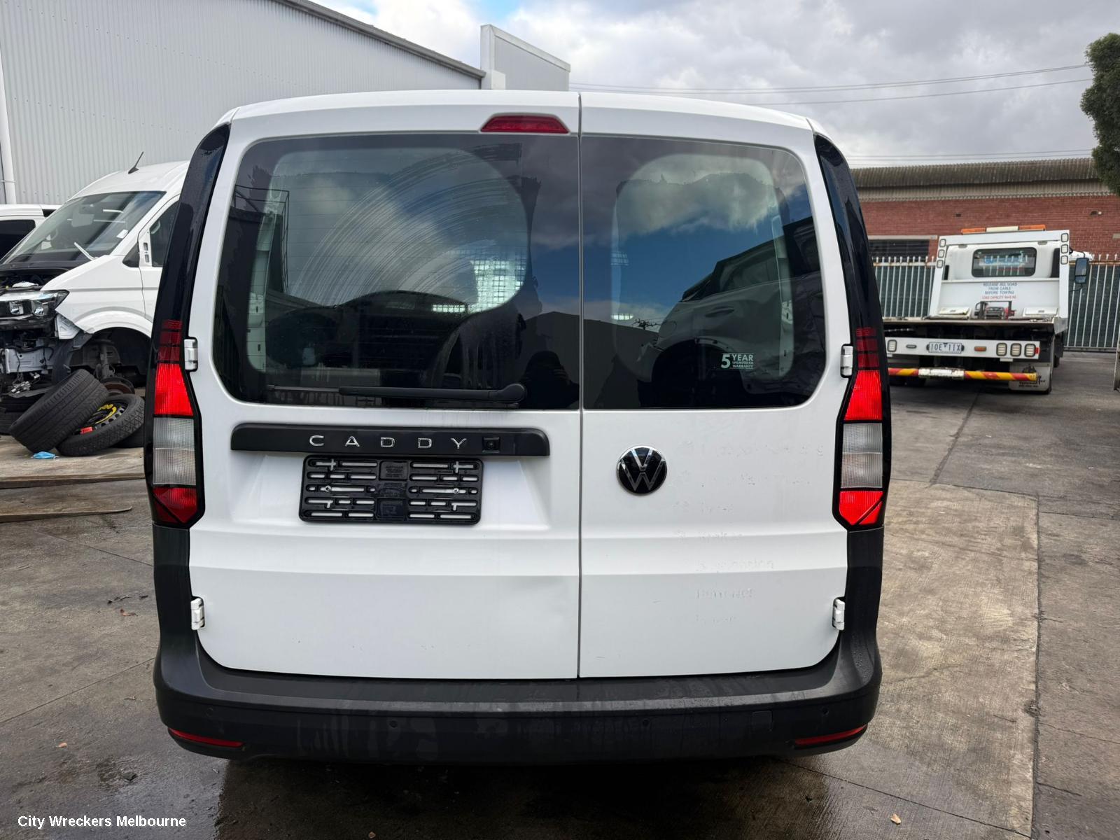 VOLKSWAGEN CADDY RIGHT FRONT HUB ASSEMBLY, 5, 03/2021 ONWARDS