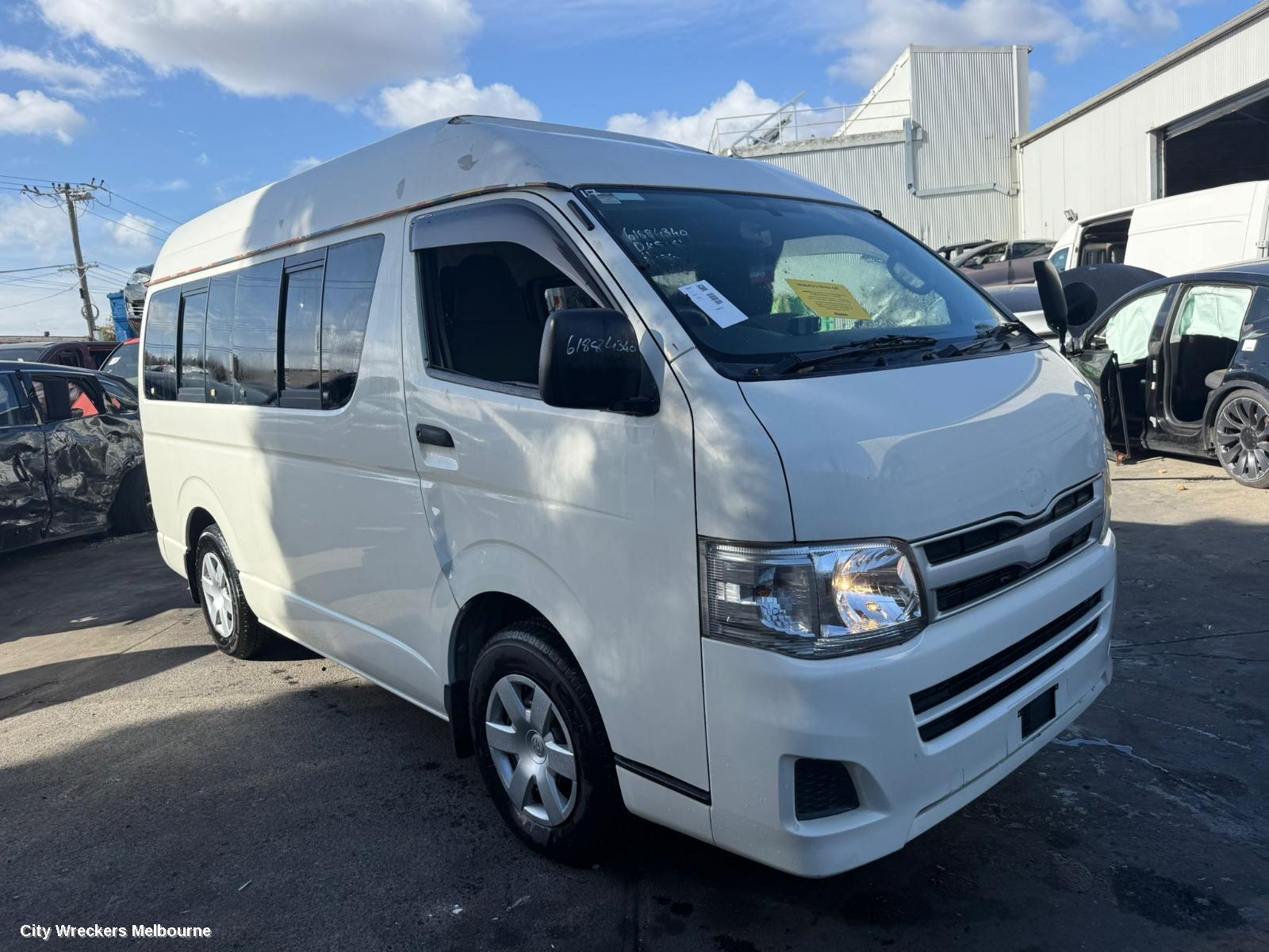 TOYOTA HIACE RIGHT FRONT HUB ASSEMBLY, TRH/KDH, ABS TYPE, 2WD, 01/2005 - 04/2019