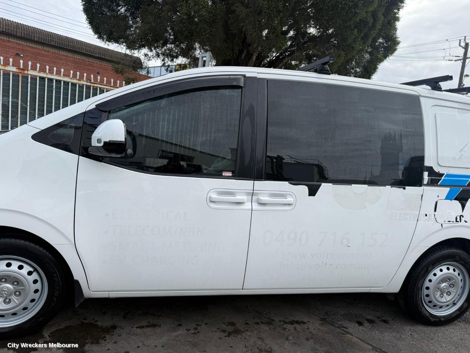 HYUNDAI STARIA LEFT DOOR MIRROR, US4, COLOUR CODED, W/ AUTO POWER FOLD, HEATED, BLIND SPOT, CAMERA TYPE, 04/2021 ONWARDS