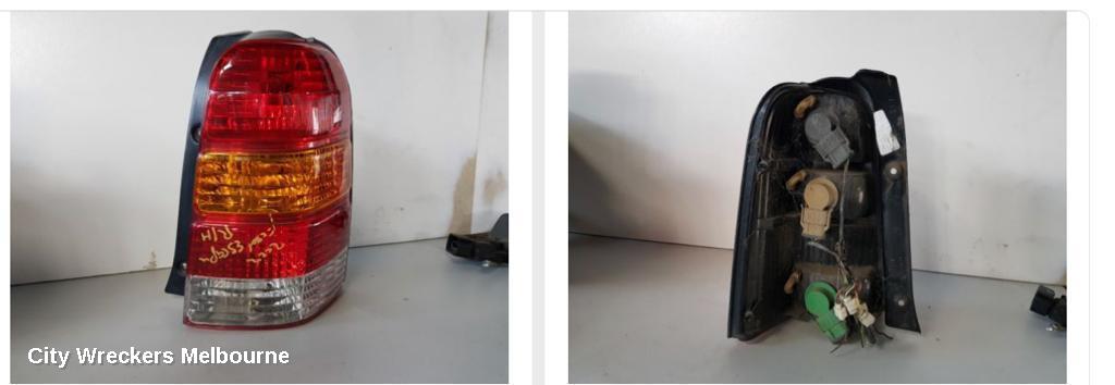 FORD ESCAPE RIGHT TAILLIGHT, BA-ZA-ZB, 02/2001 - 05/2006
