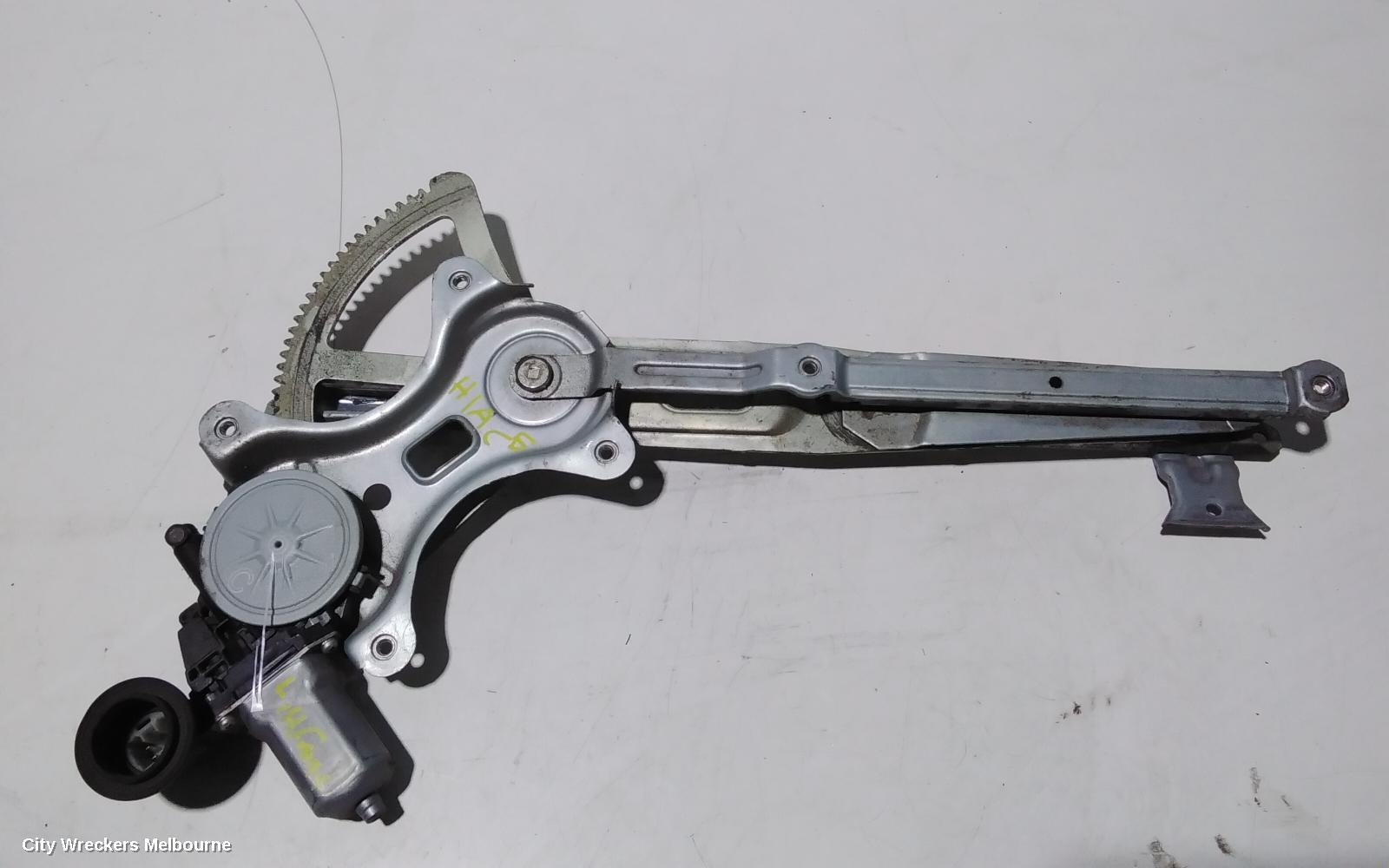 TOYOTA HIACE LEFT FRONT WINDOW REG/MOTOR, TRH/KDH, POWER, 03/2005 - 04/2019