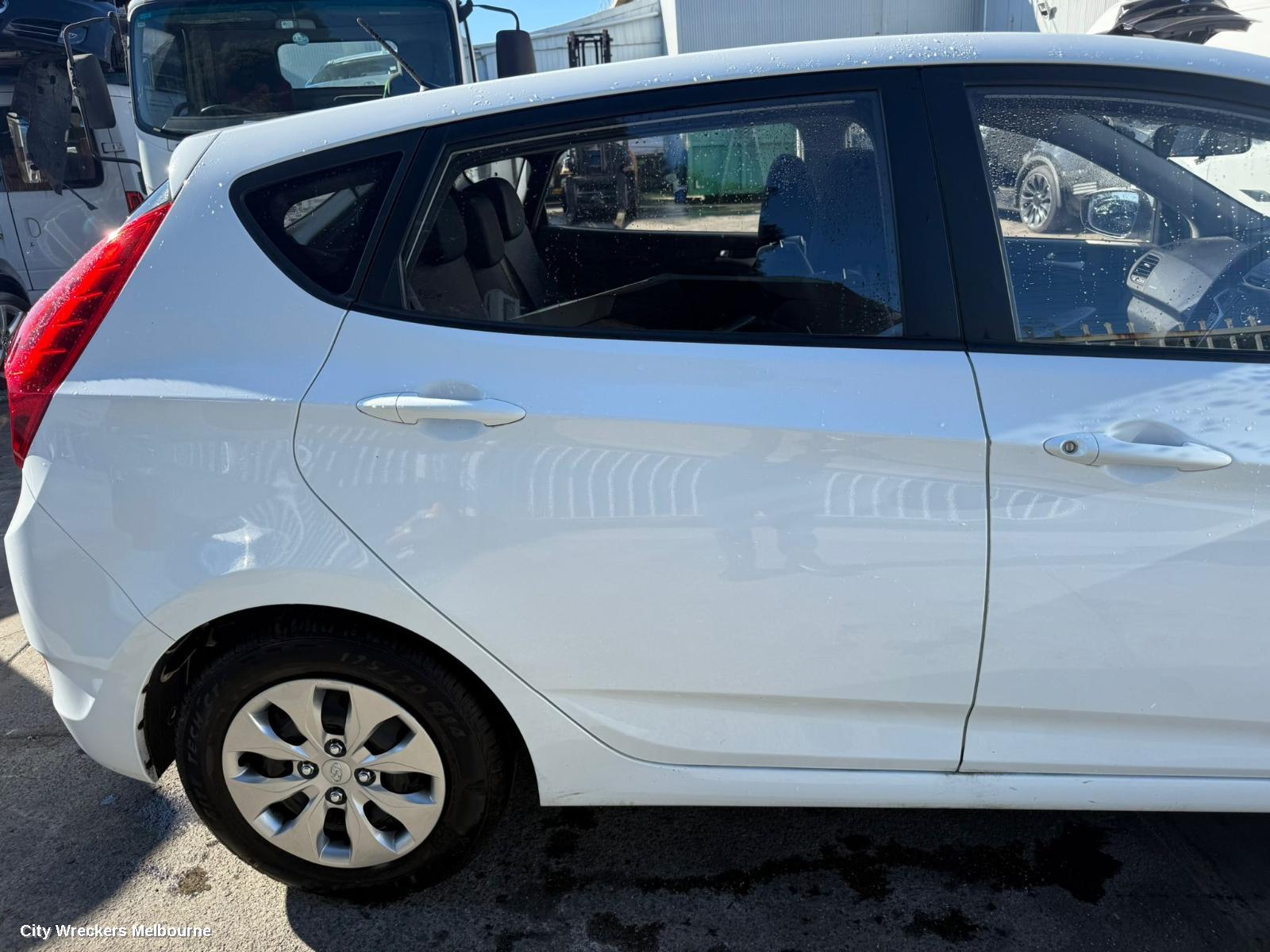 HYUNDAI ACCENT RIGHT FRONT DOOR WINDOW, RB, 05/2011 - 12/2019