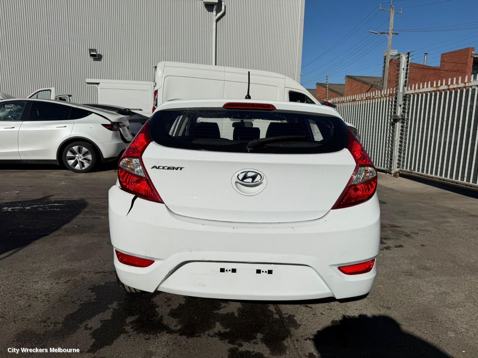 HYUNDAI ACCENT RIGHT FRONT DOOR WINDOW, RB, 05/2011 - 12/2019