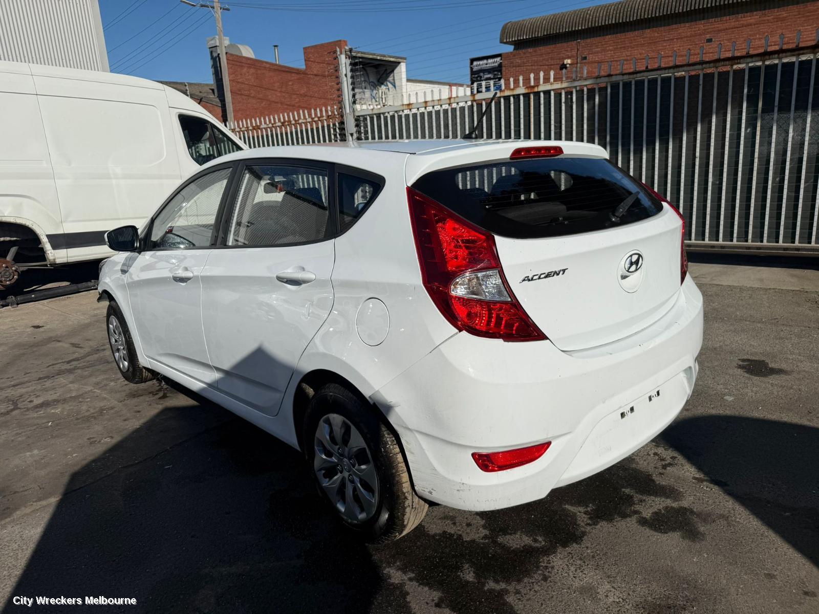 HYUNDAI ACCENT RIGHT FRONT DOOR WINDOW, RB, 05/2011 - 12/2019