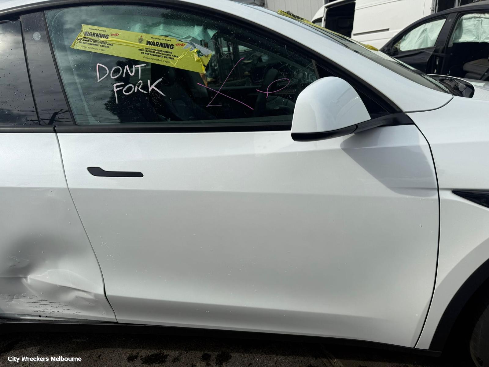 TESLA MODEL Y CONSOLE, 1ST GEN, 03/2022 ONWARDS