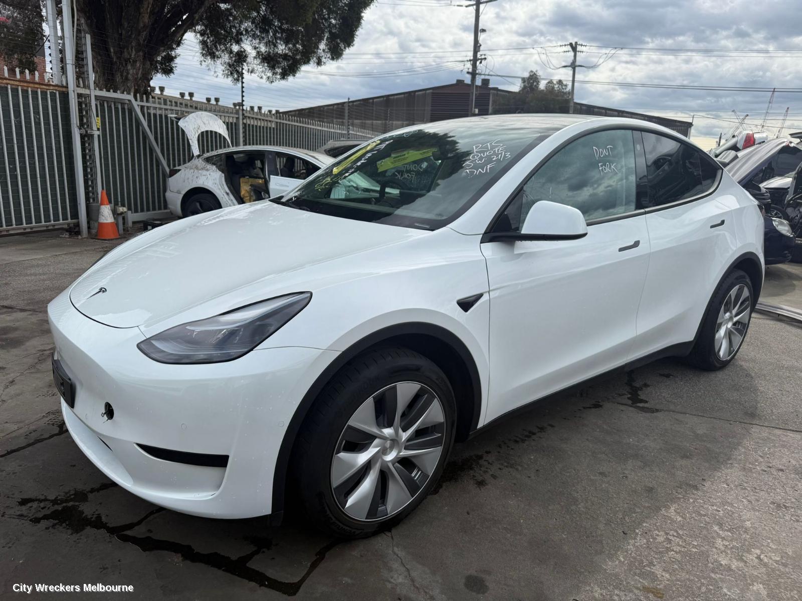 TESLA MODEL Y CONSOLE, 1ST GEN, 03/2022 ONWARDS
